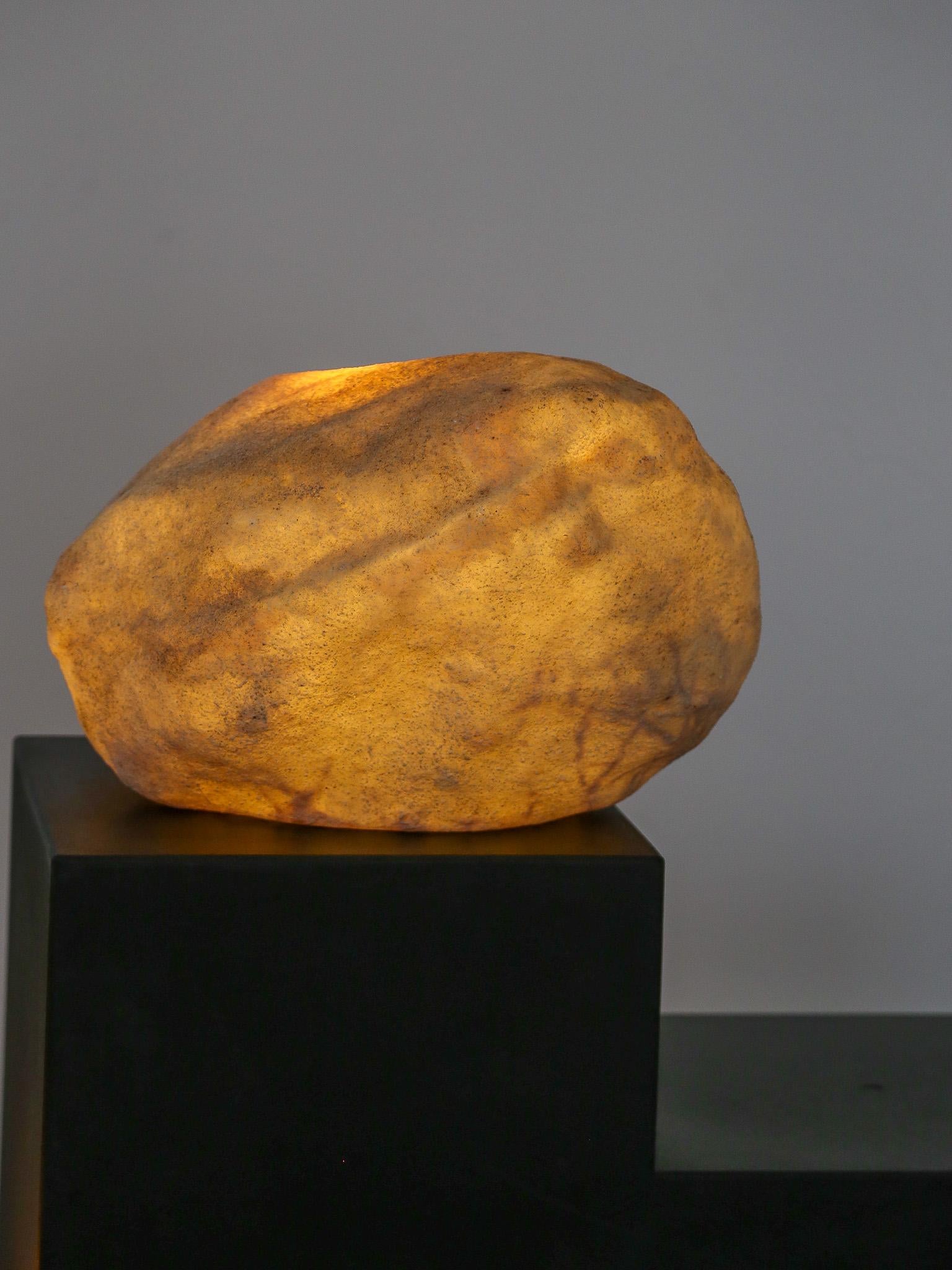 Dora Rock Table Lamp by André Cazenave for Atelier A in Marble Powder & Resin For Sale 7