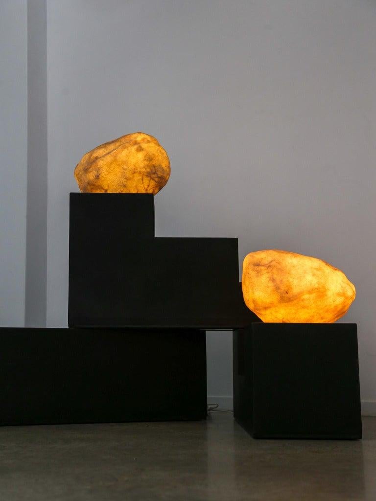 Lampe de table Dora Rock par André Cazenave pour Atelier A en poudre de marbre et résine en vente 1