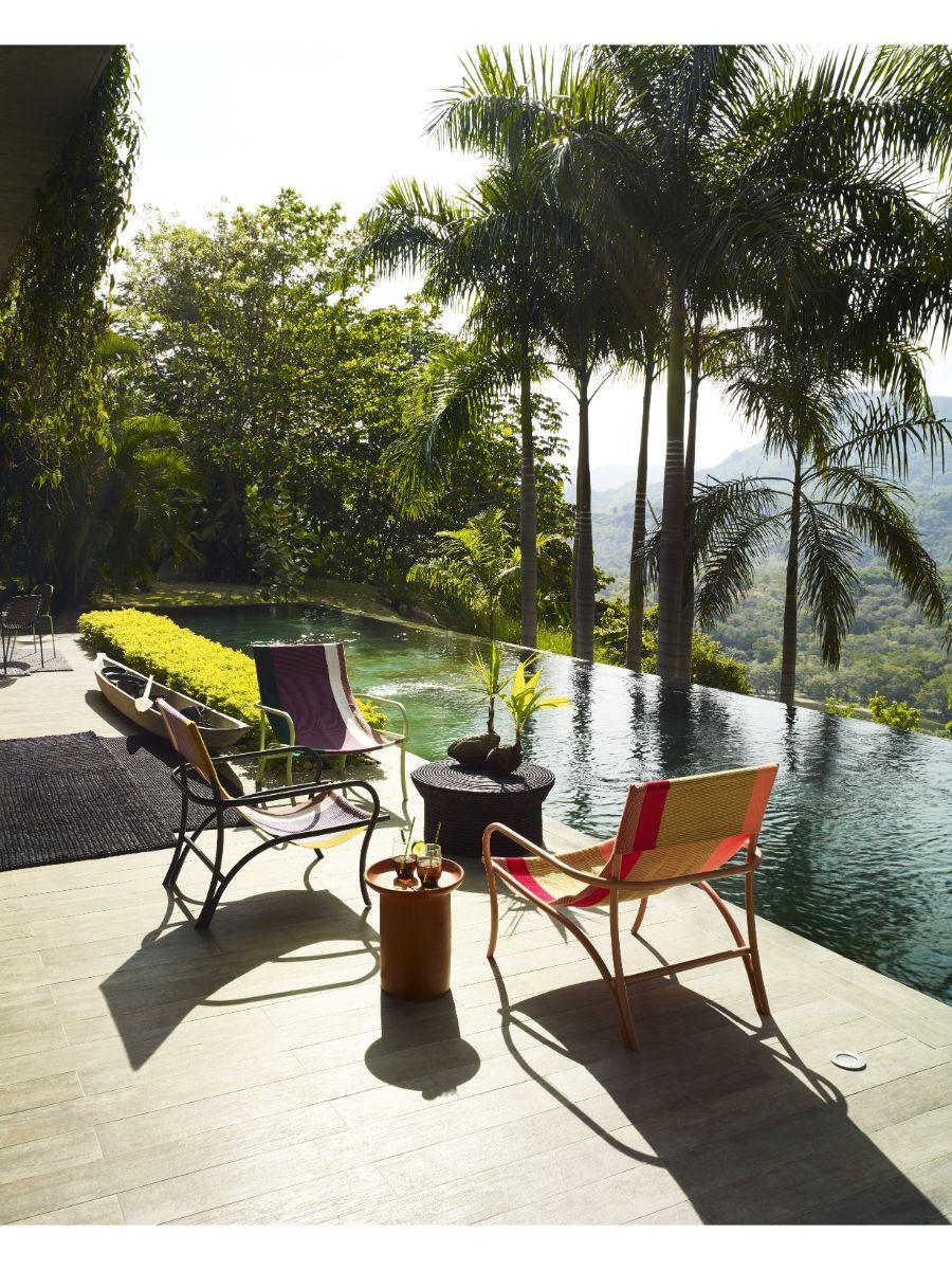 Silla de salón Dorado Maraca de Sebastian Herkner Recubrimiento de polvo en venta