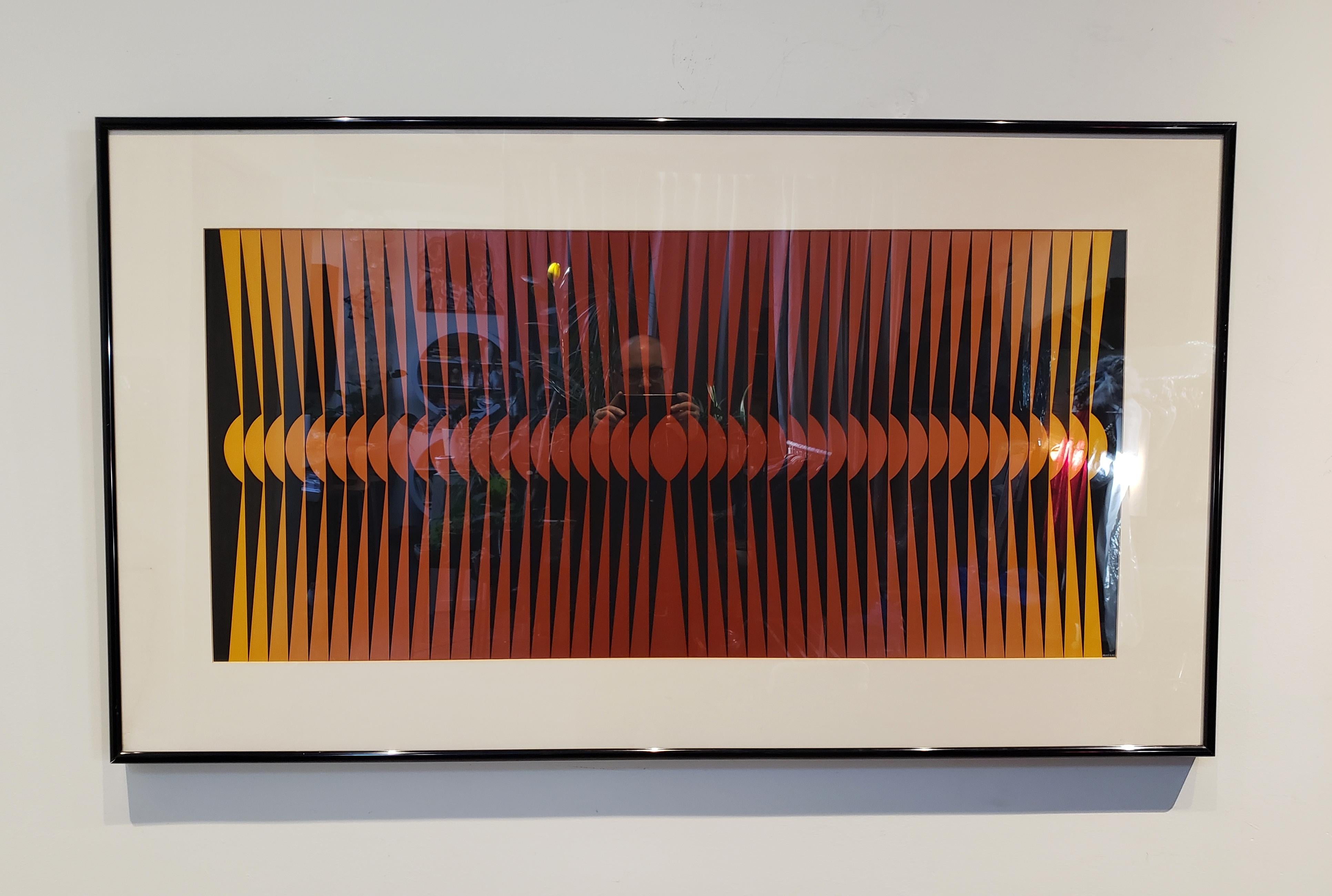 Op Art painting by famous Yugoslavian pop and optical artist Dordevic Miodrag (b. 1936). Signed on bottom right and on verso.

Silkscreen on paper. Framed, under plexiglass. Black aluminum frame.

Measures: With frame 55