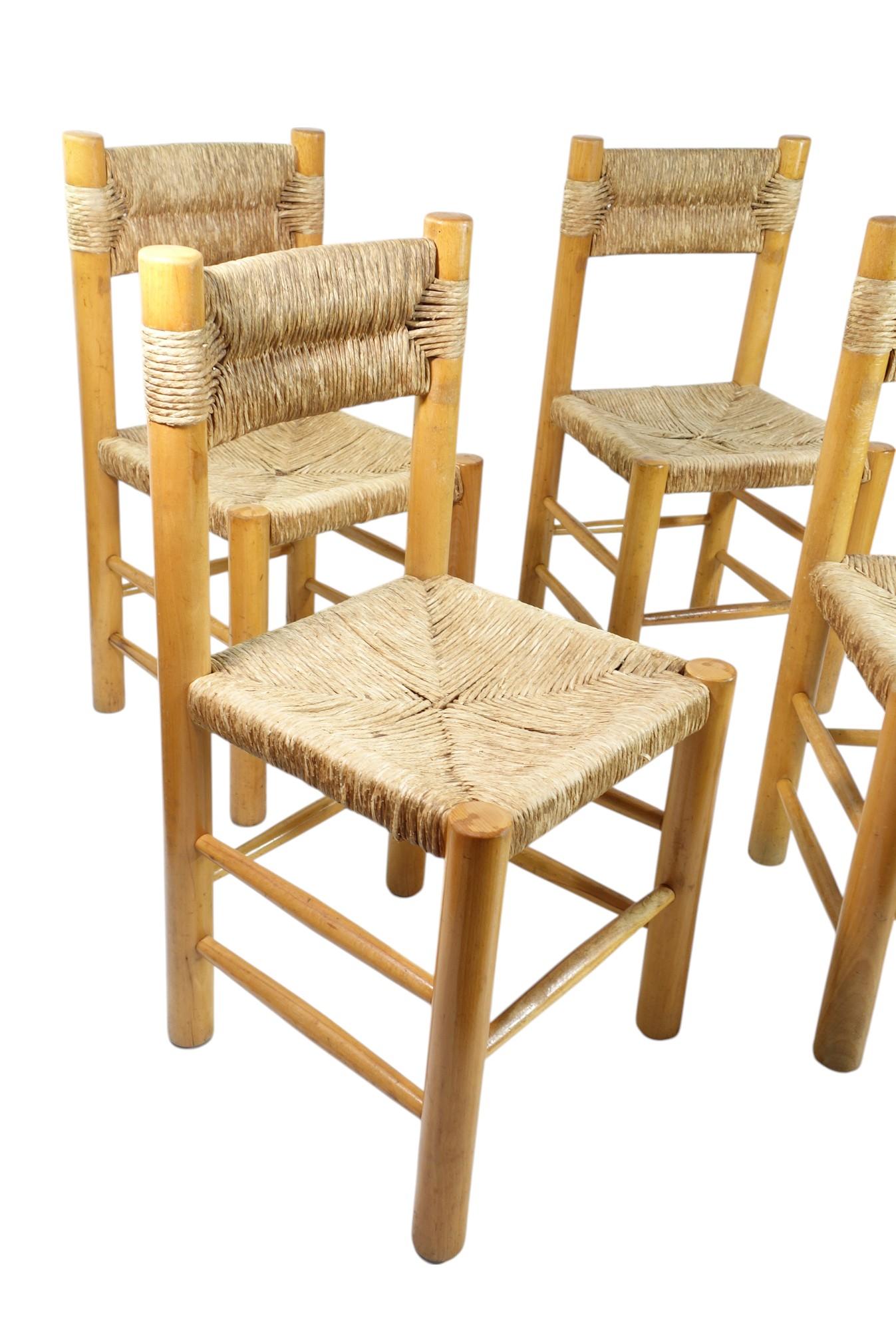 Wicker and wood
Set of 4.
In the style of Charlotte Perriand
