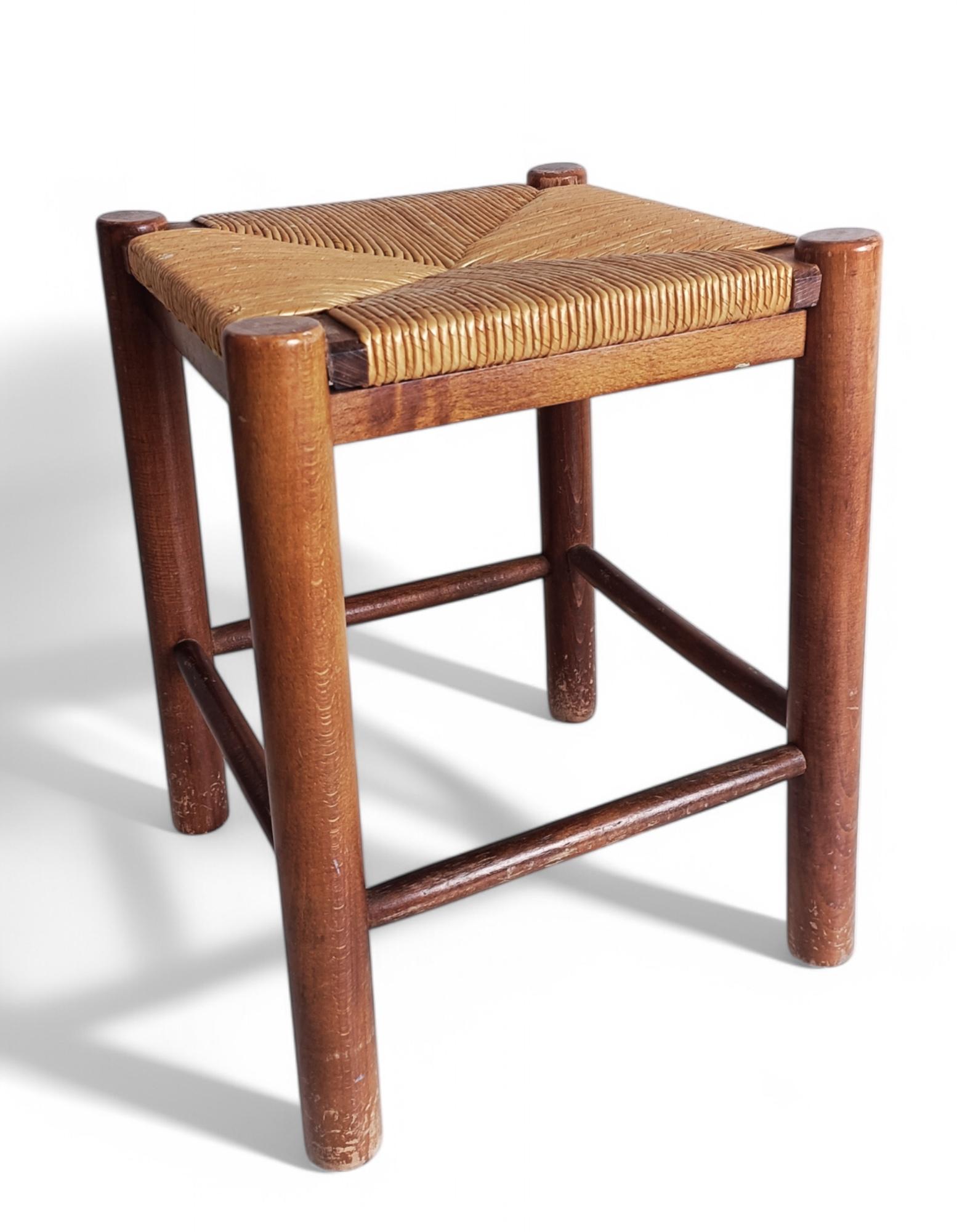 Französischer Hocker im Stil von Charlotte Perriand für Robert Sentou, 1950er Jahre (Handgefertigt) im Angebot