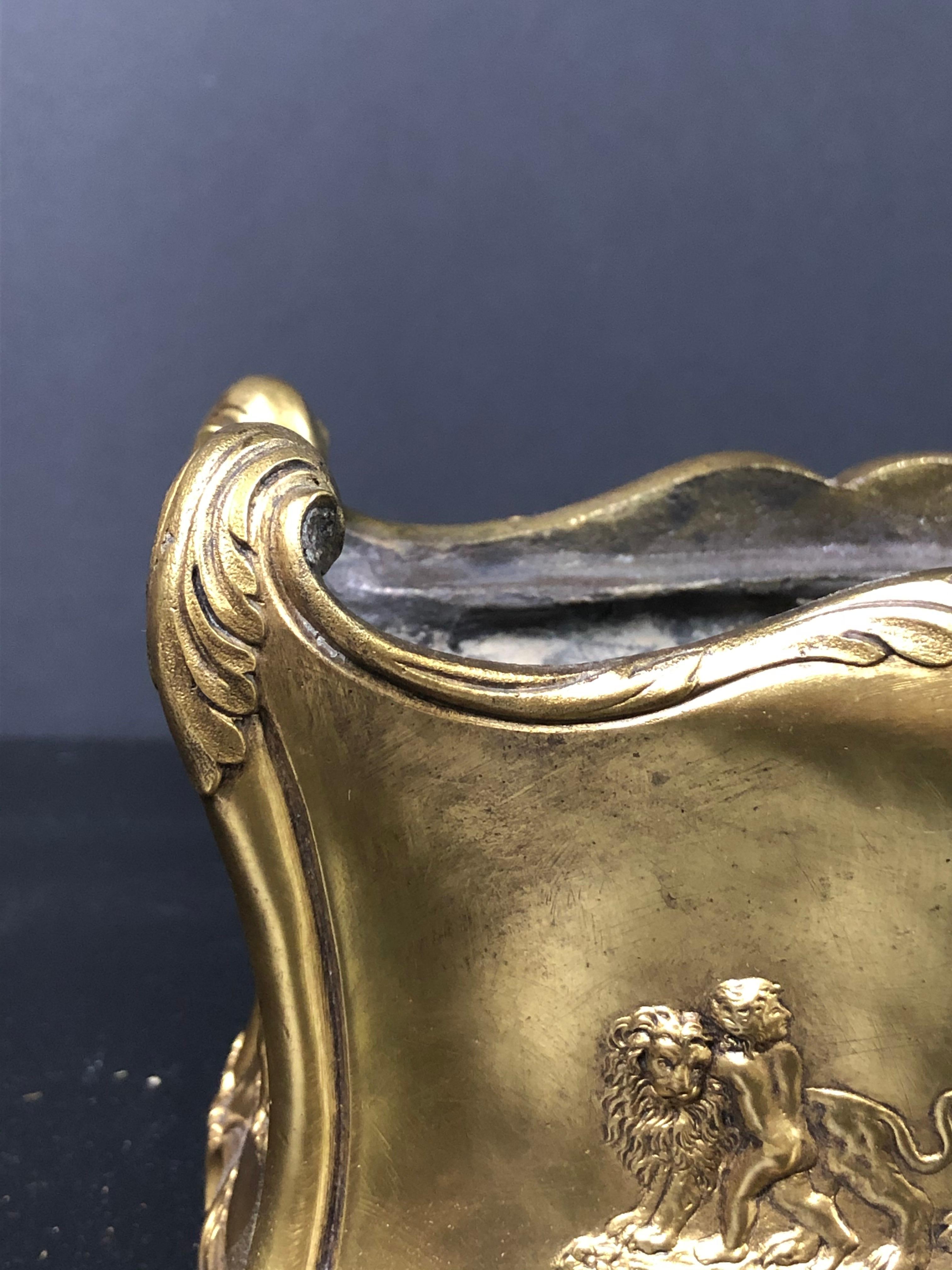 Luigi XV Cachepot in bronzo Doré in vendita