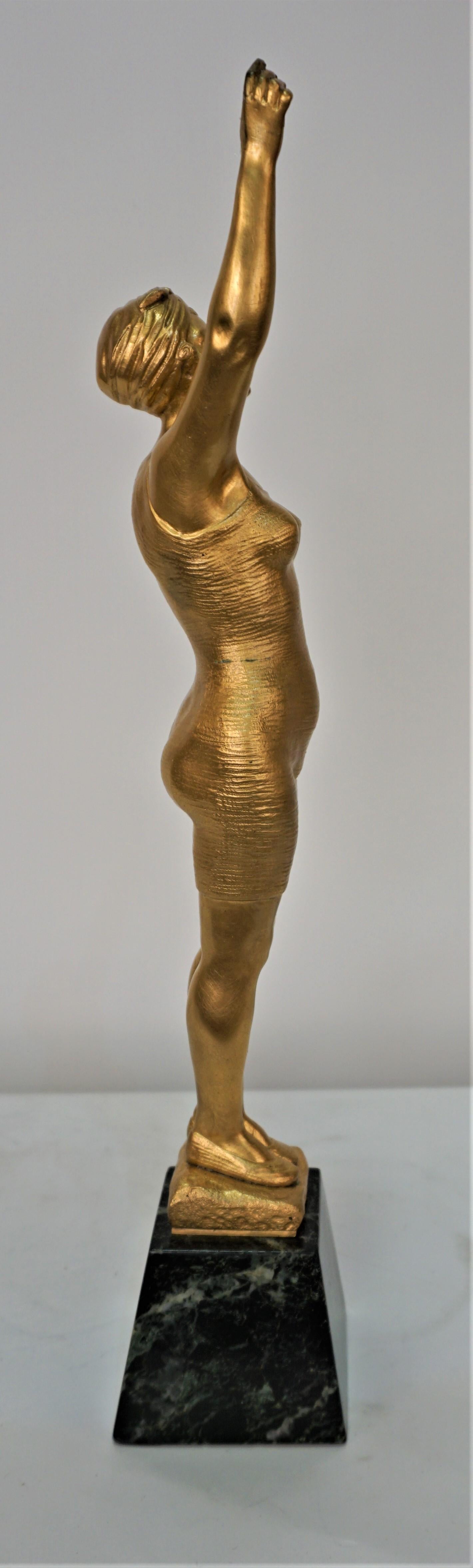 20ième siècle Swimmer féminin en bronze doré de George Omerth, 1895-1925 en vente