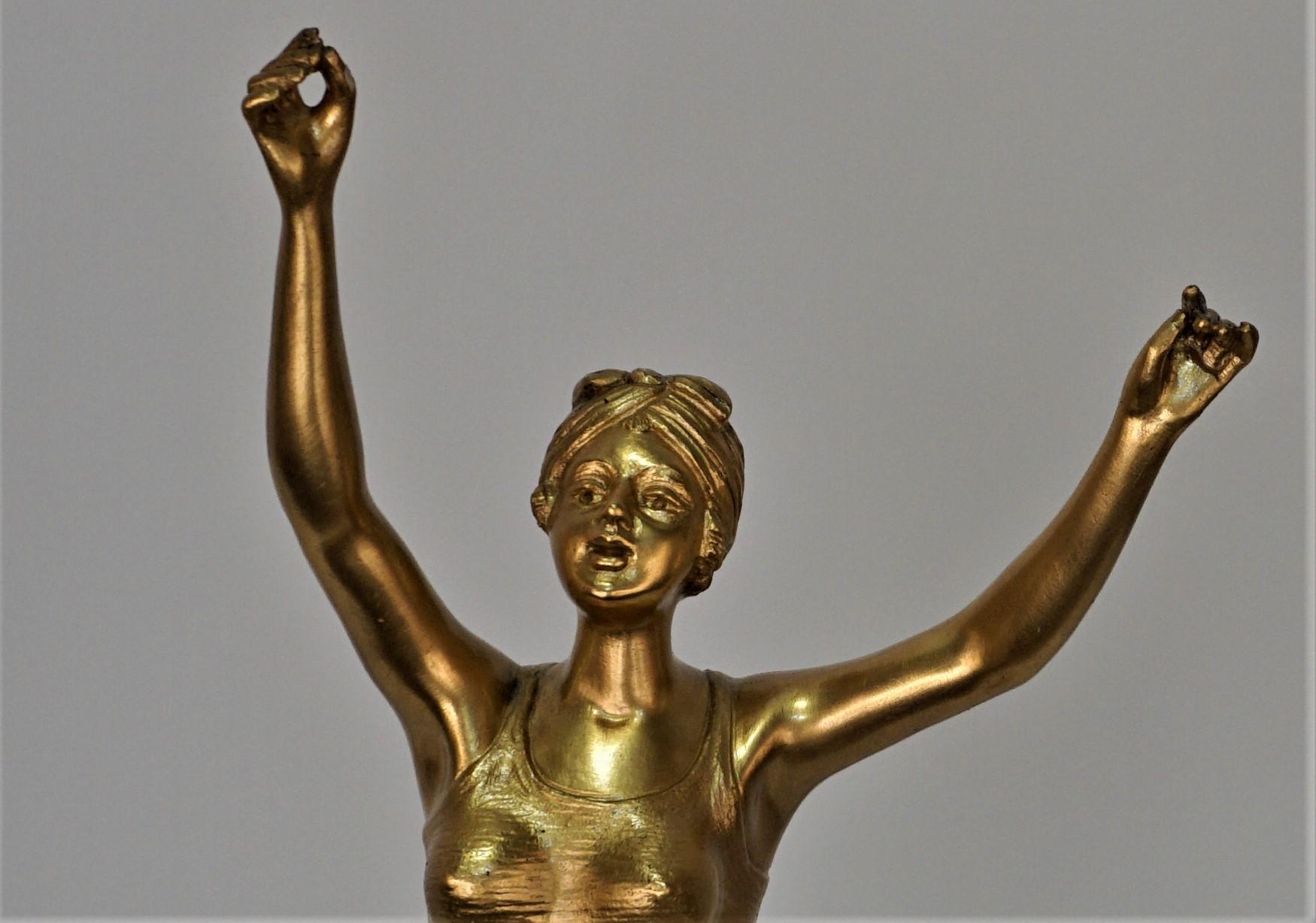 Dore Bronze- weiblicher Swimmer von George Omerth, 1895-1925 im Angebot 3