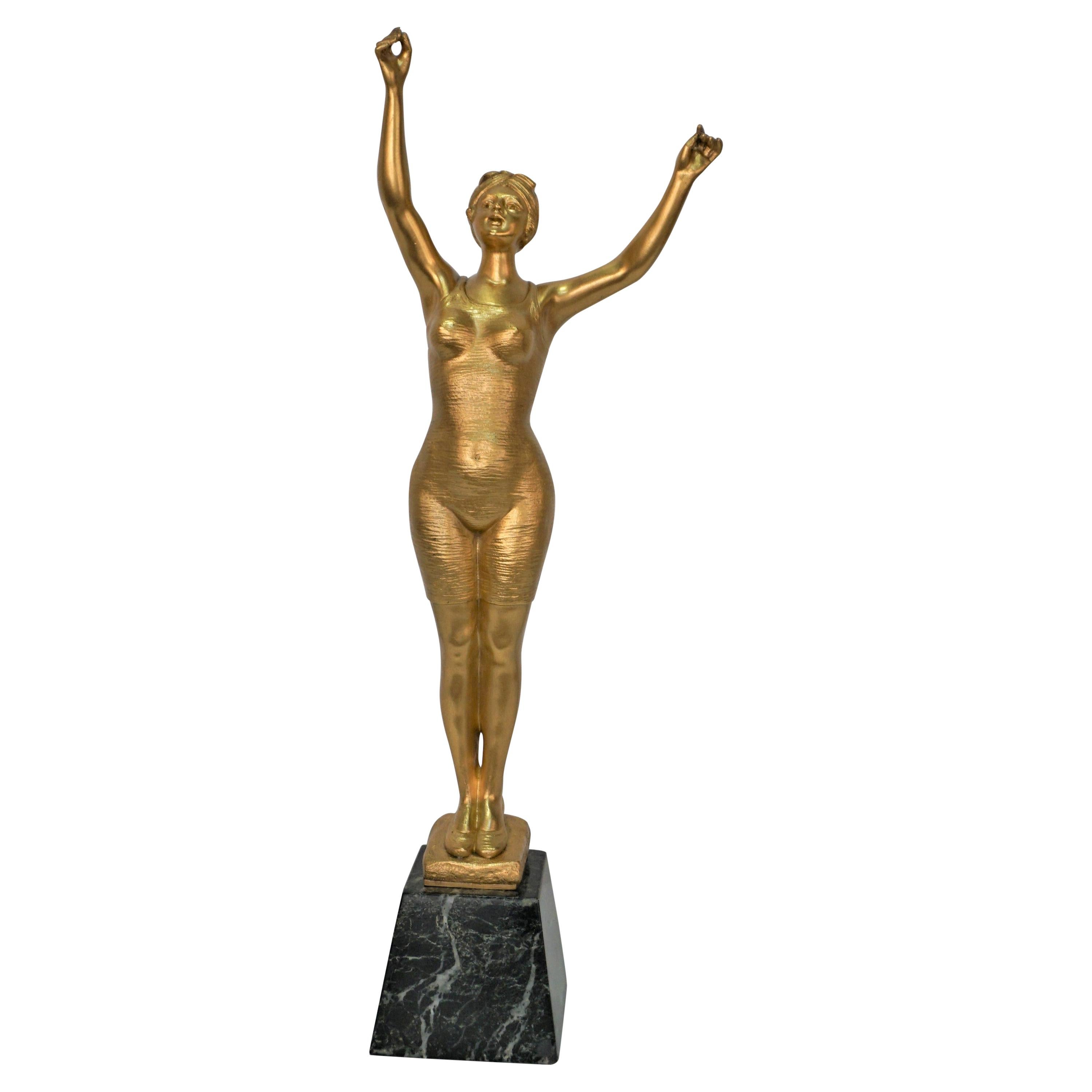 Swimmer féminin en bronze doré de George Omerth, 1895-1925