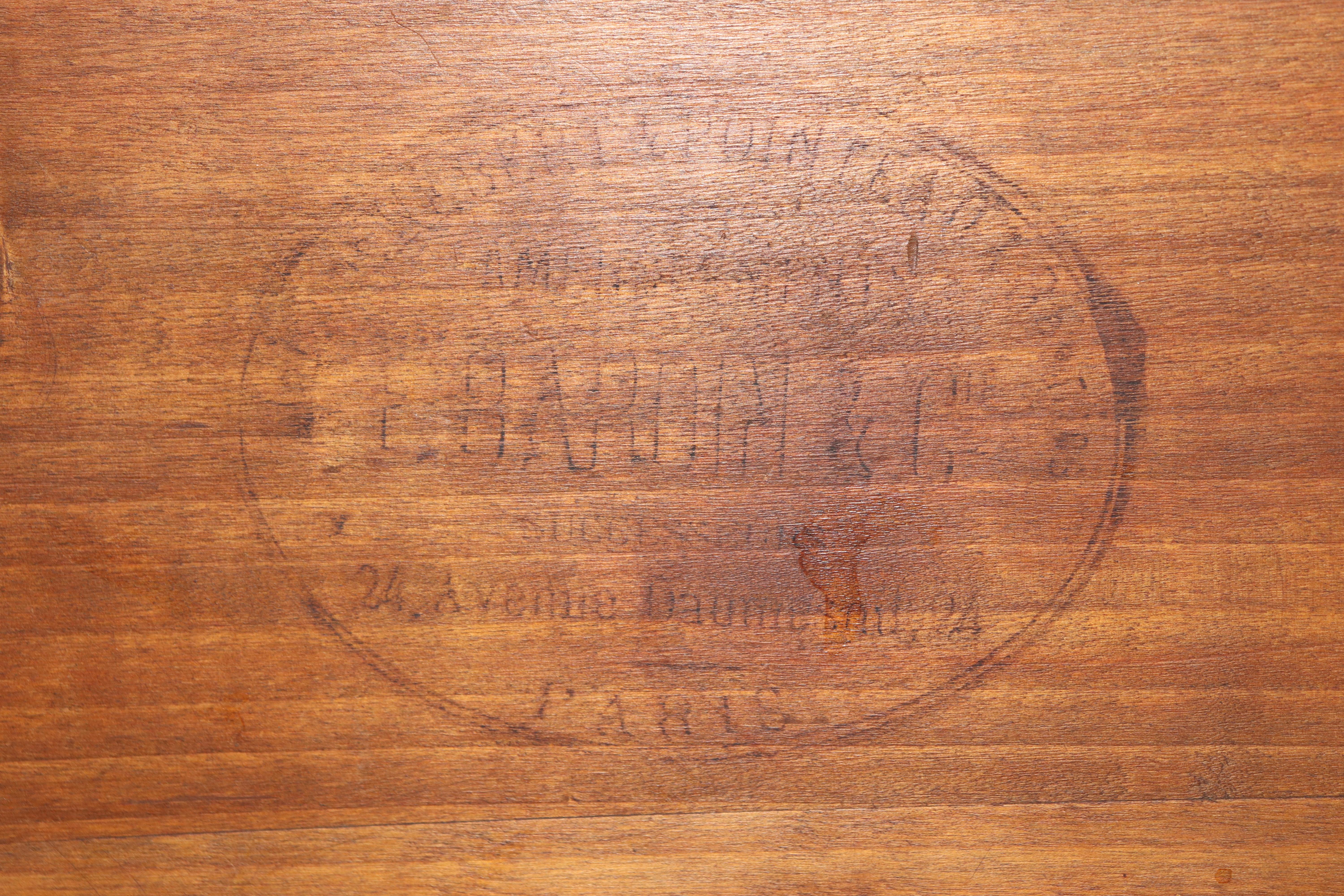 Début du 20ème siècle Table ronde française Louis XV à plateau de marbre Dore' Bronze par E.Bardin & Cie en vente