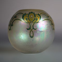 Dorflinger or Honesdale School Art Glass Vase with Stylized Celtic Flowers C1910