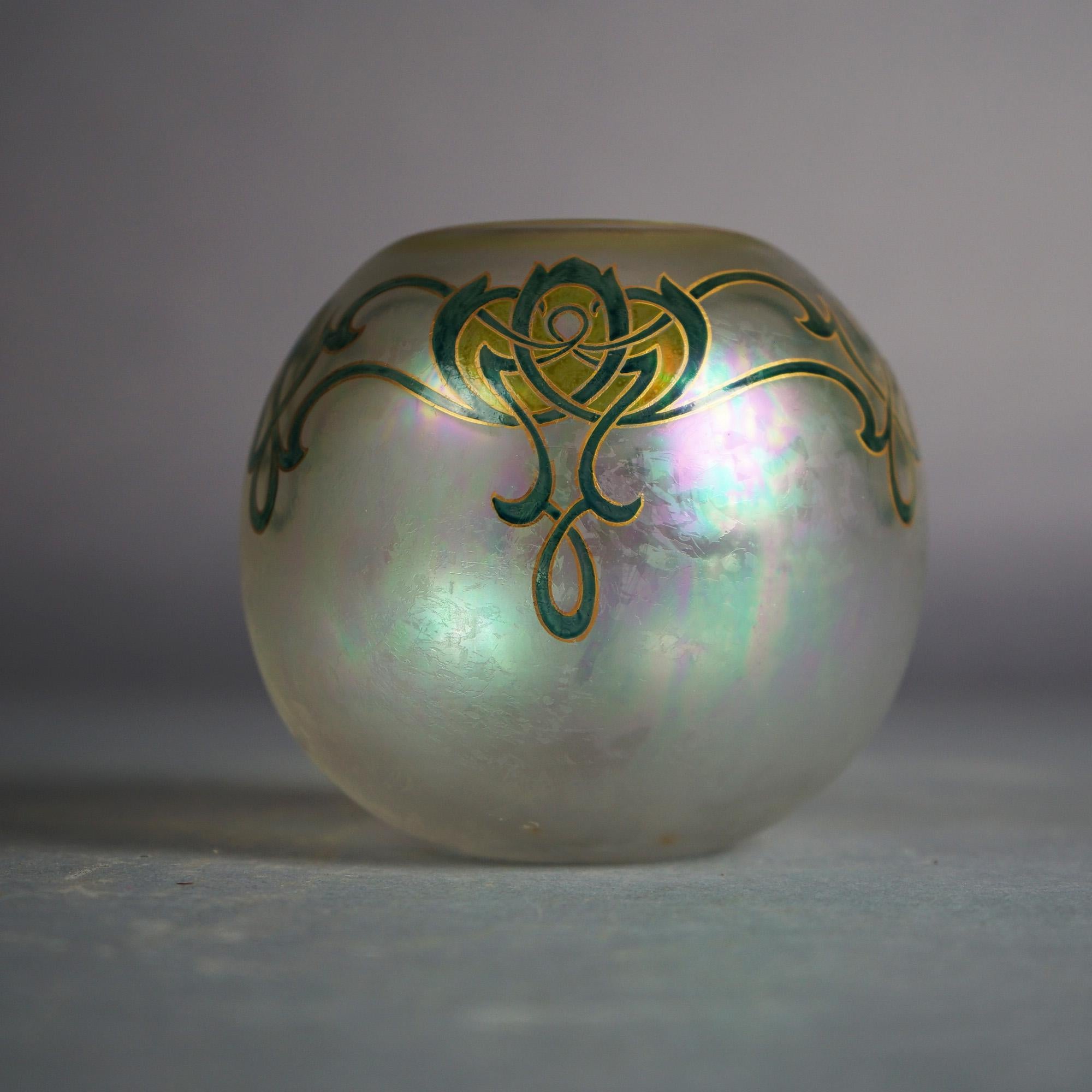 Dorflinger or Honesdale School Art Glass Vase with Stylized Celtic Flowers C1910 In Good Condition In Big Flats, NY