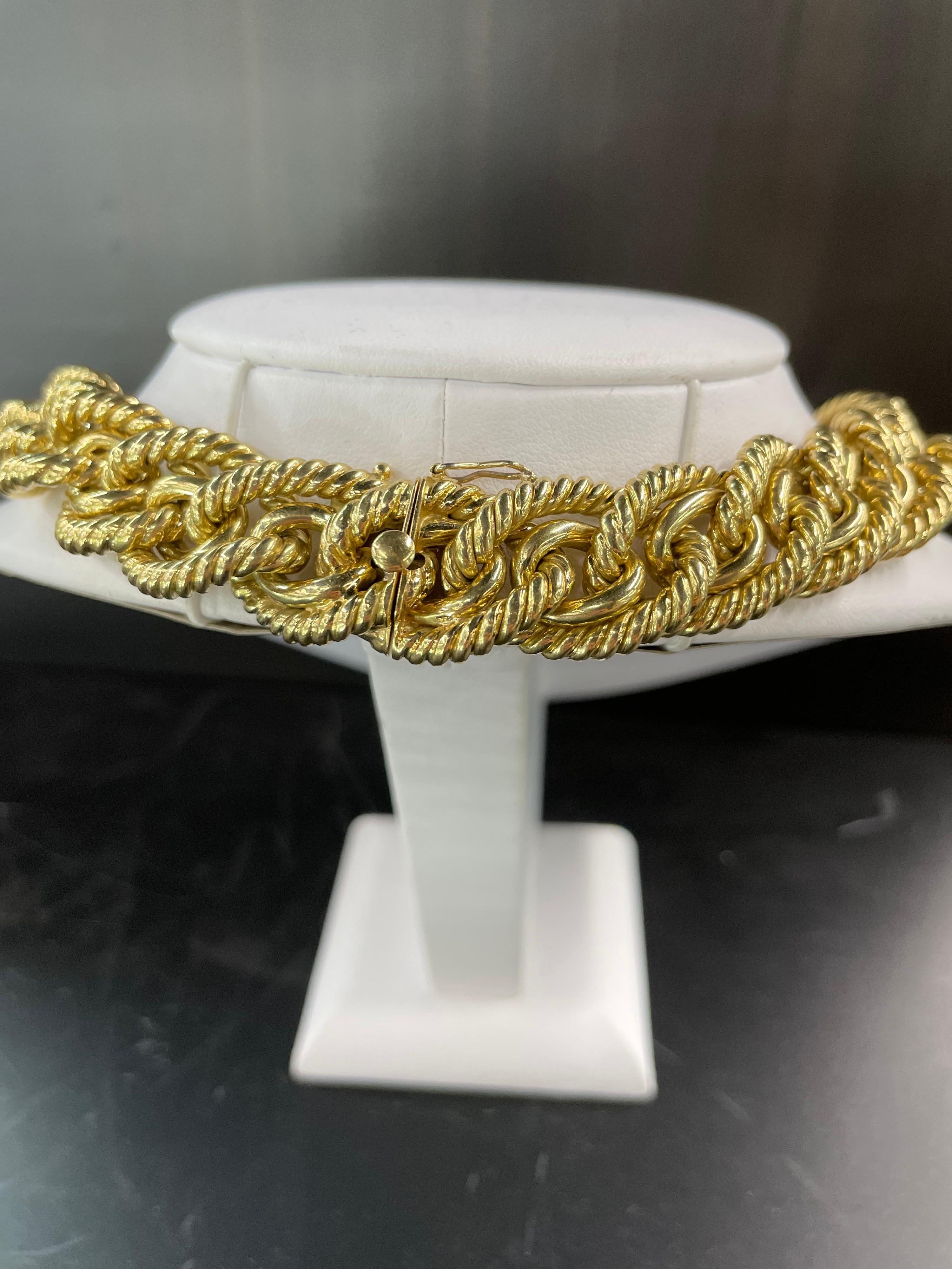 Contemporary Dorfman 18 Karat Yellow Gold Graduated Link Rope Necklace 162.4 Grams Italy
