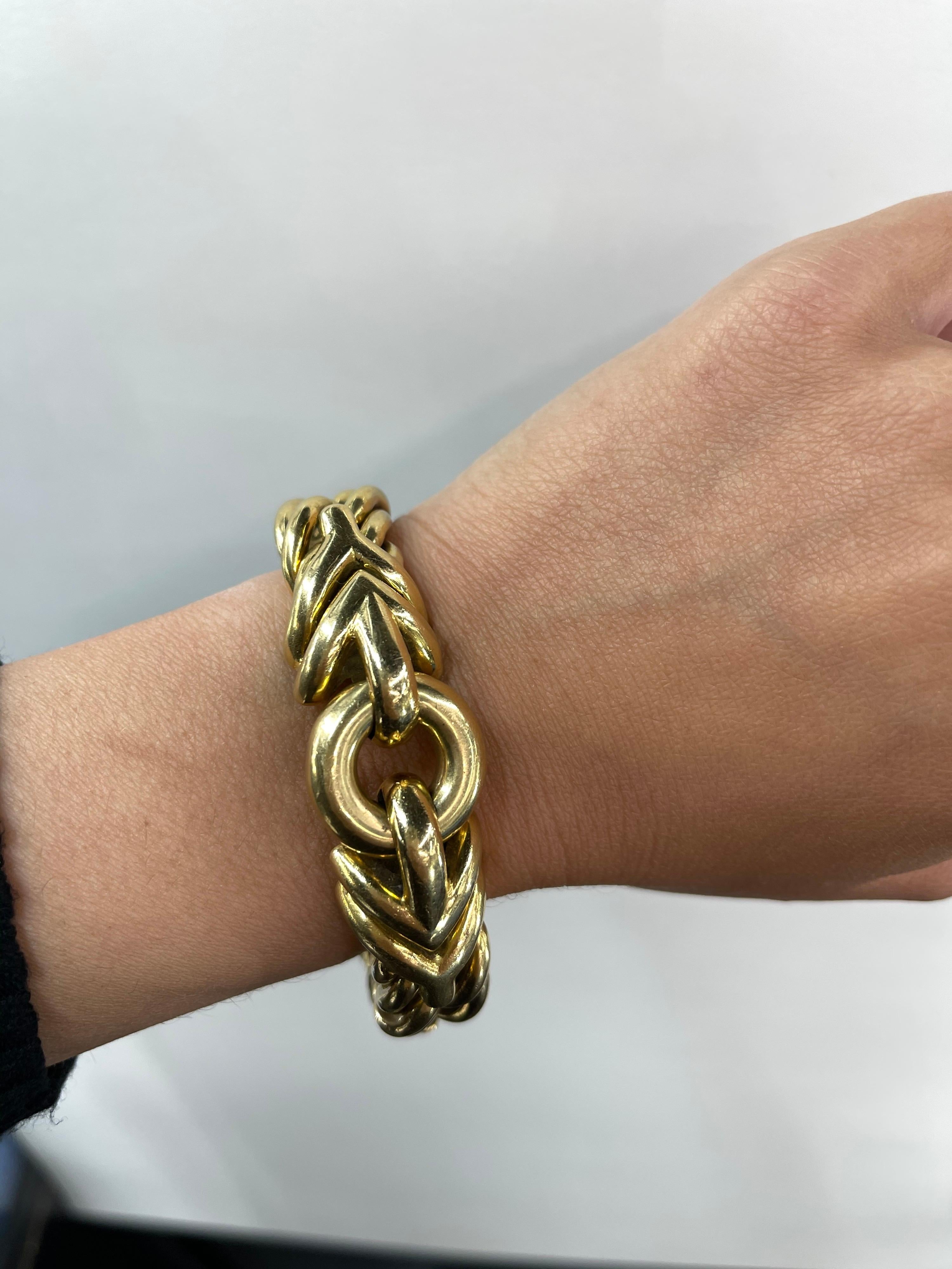 Dorfman 18 Karat Yellow Gold Link Bracelet 78.6 Grams Made in Italy In Excellent Condition For Sale In New York, NY