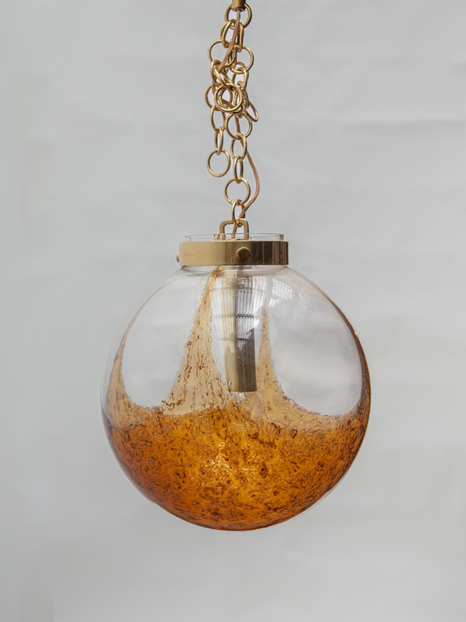 Doria Amber and Clear Glass Globe Pendant. In Good Condition For Sale In Antwerp, BE