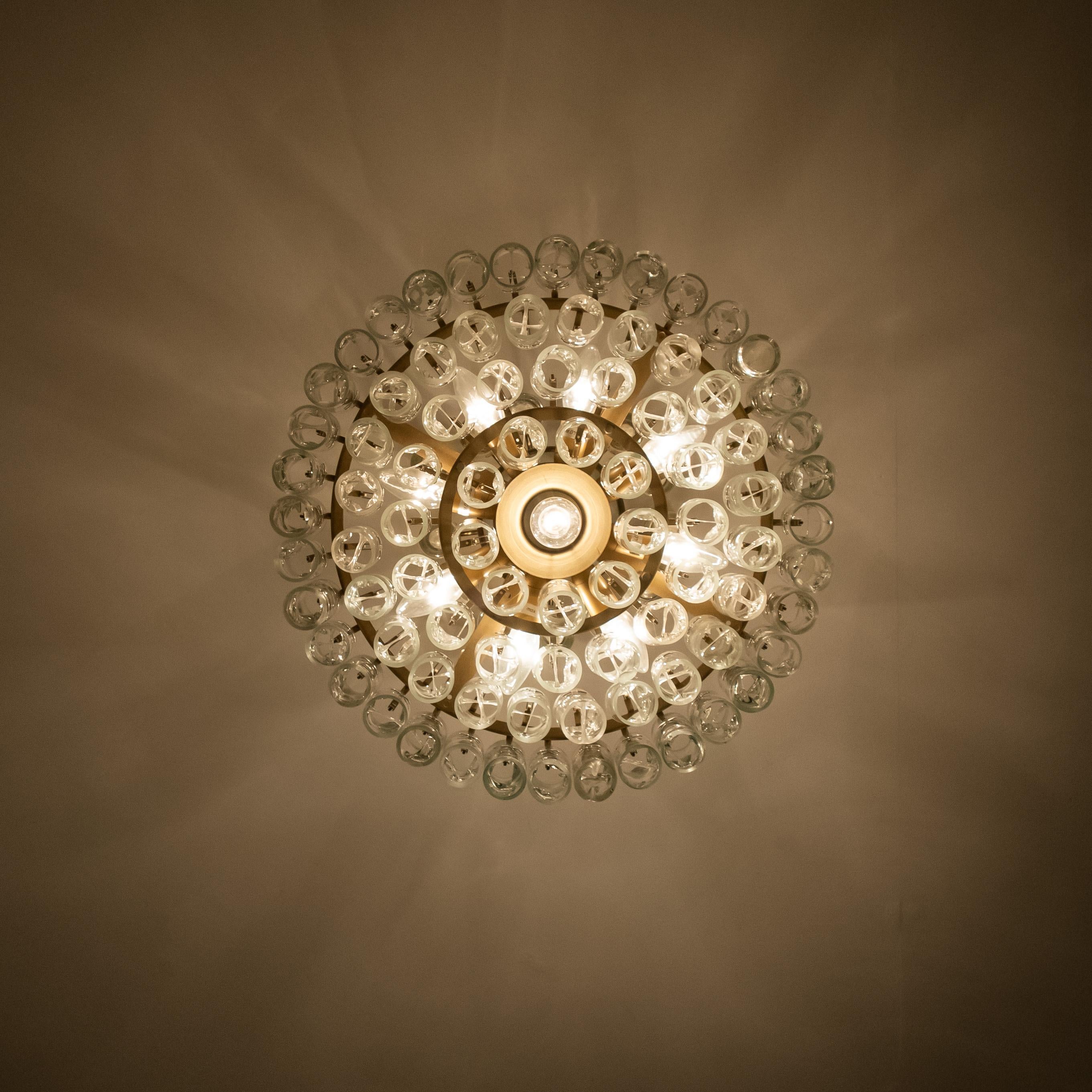 Lampadario Doria a cinque piani in vetro soffiato e ottone, 1960 in vendita 10