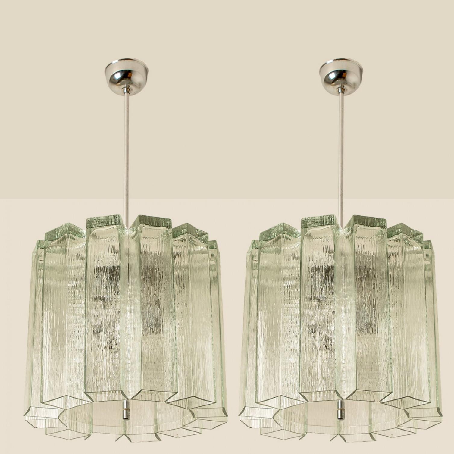 Mid-Century moderno Ciondolo Doria in vetro e cromo, Germania 1960 in vendita