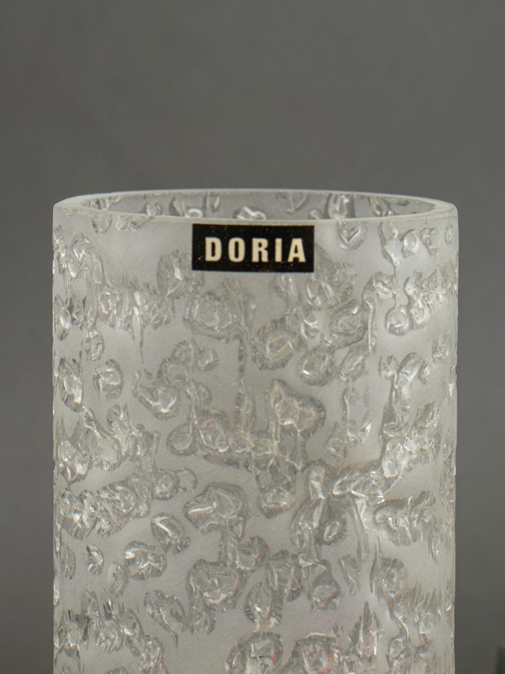 Coppia di lampade Doria Leuchten in vetro e ottone in vendita 3