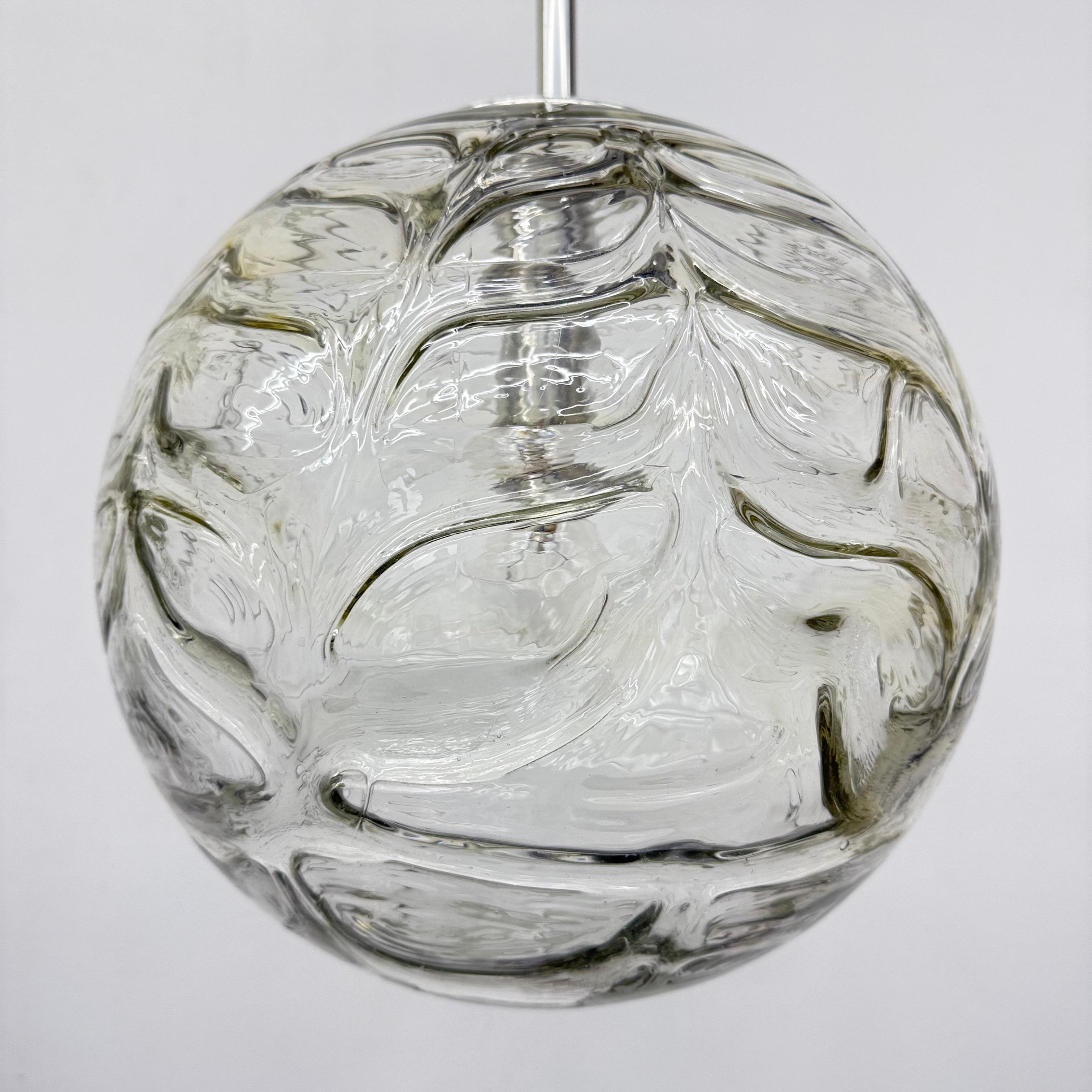Doria leuchtende Glas-Hängelampe , 1970er Jahre im Angebot 5