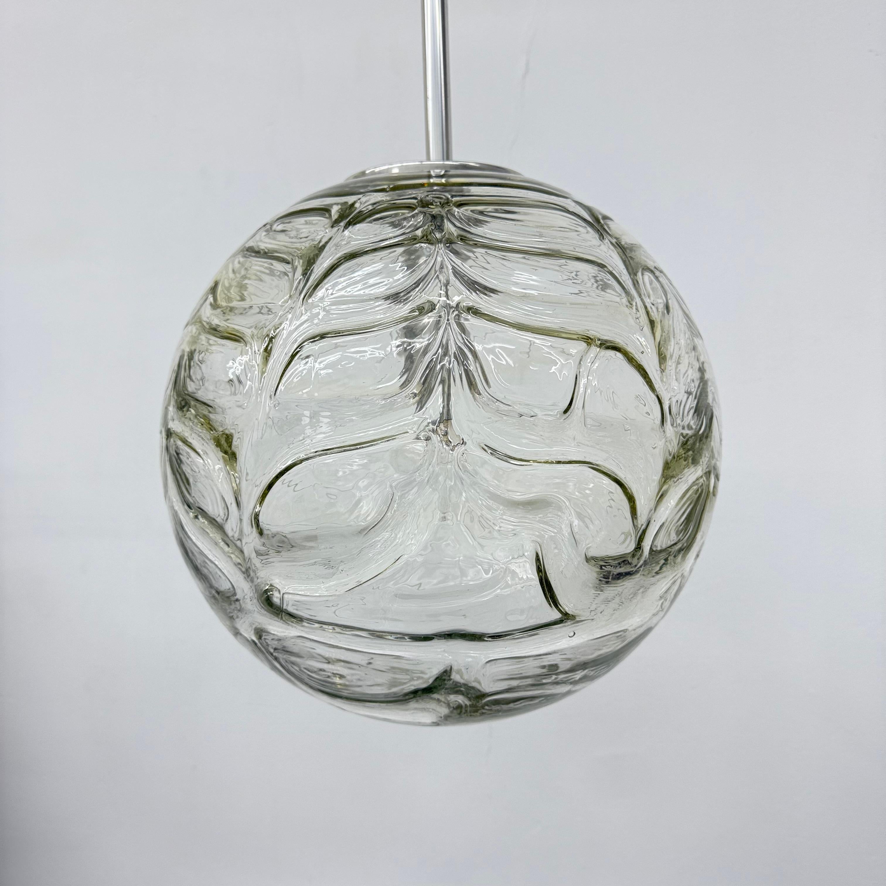 Doria leuchtende Glas-Hängelampe , 1970er Jahre im Angebot 12