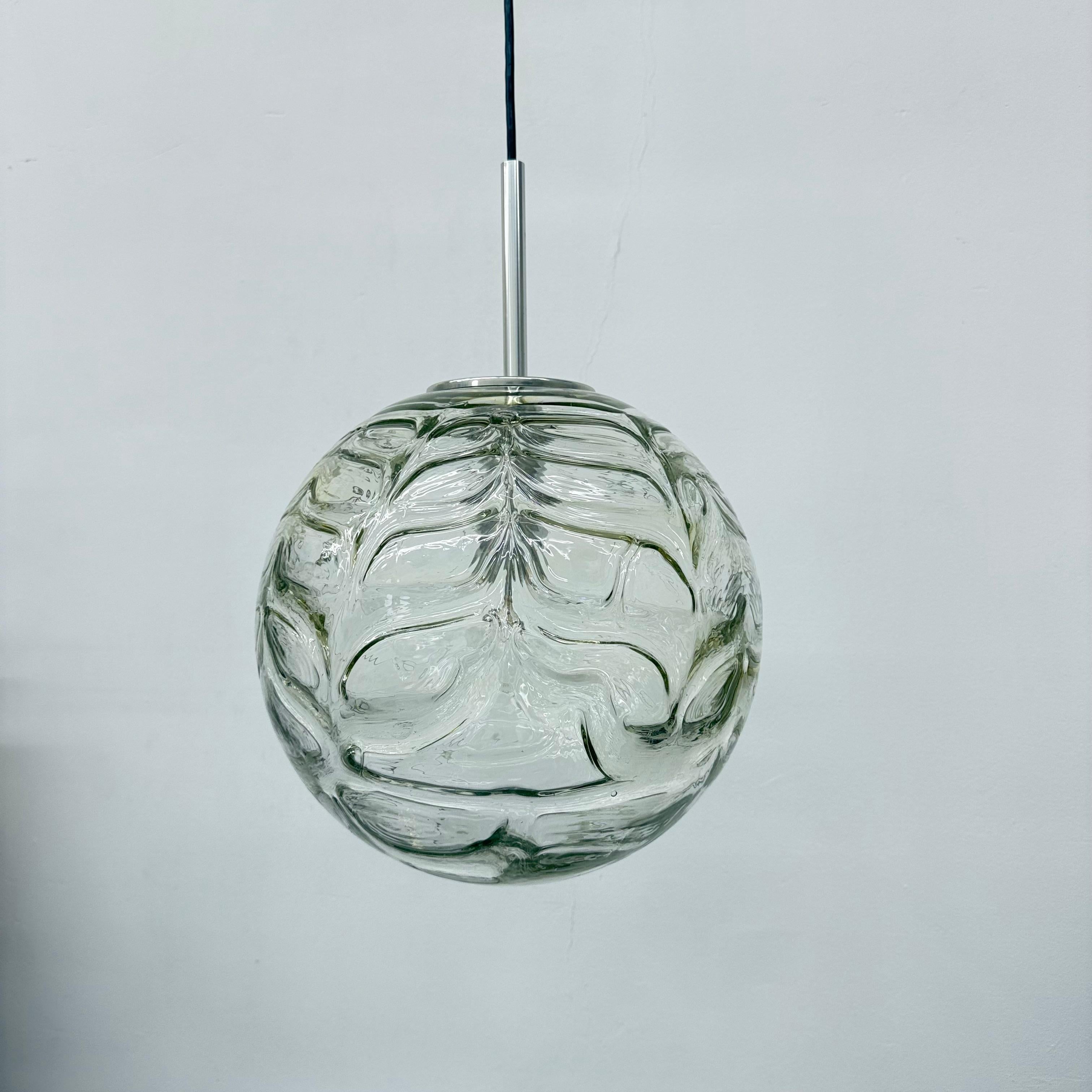 Doria leuchtende Glas-Hängelampe , 1970er Jahre im Angebot 13