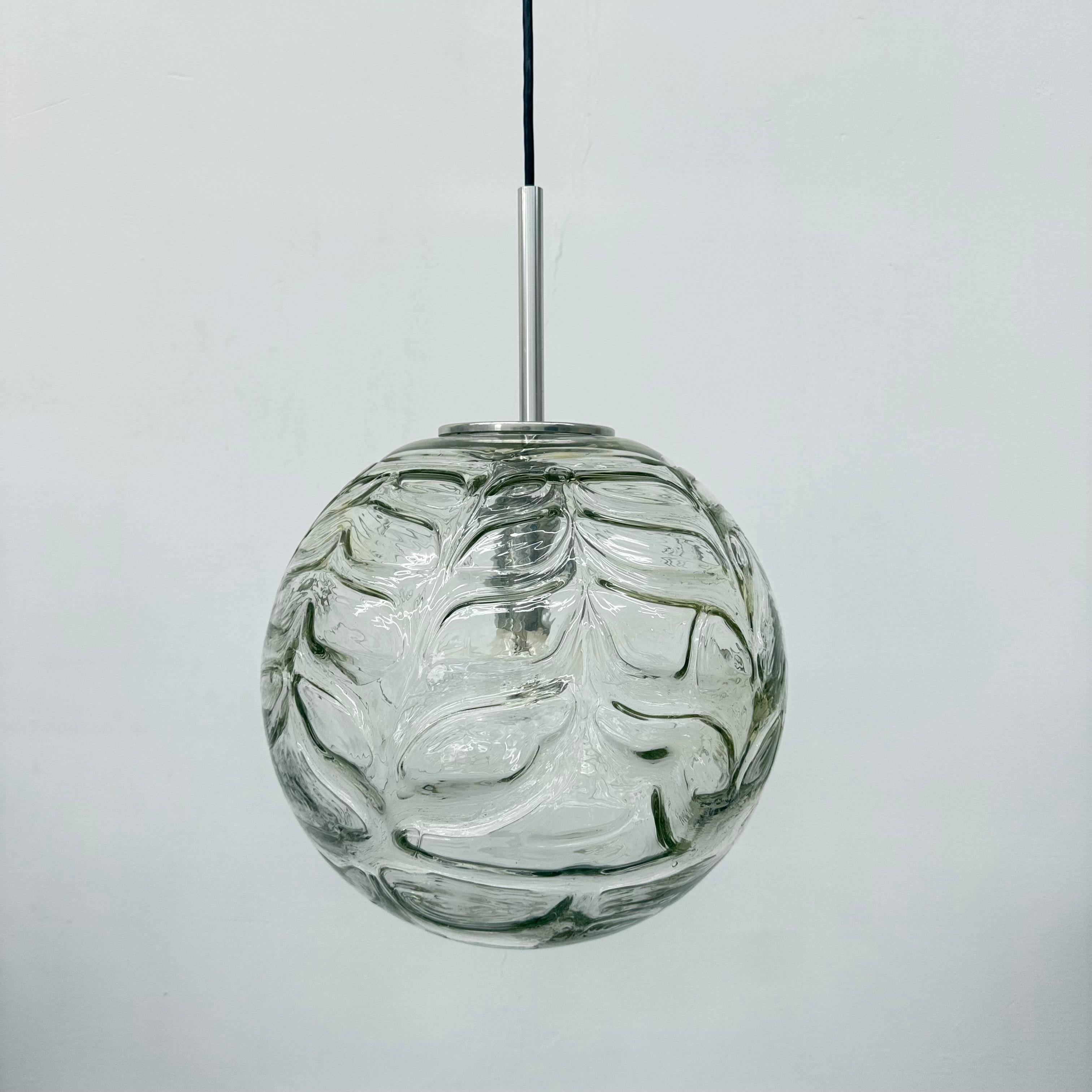 Doria leuchtende Glas-Hängelampe , 1970er Jahre im Zustand „Gut“ im Angebot in Delft, NL