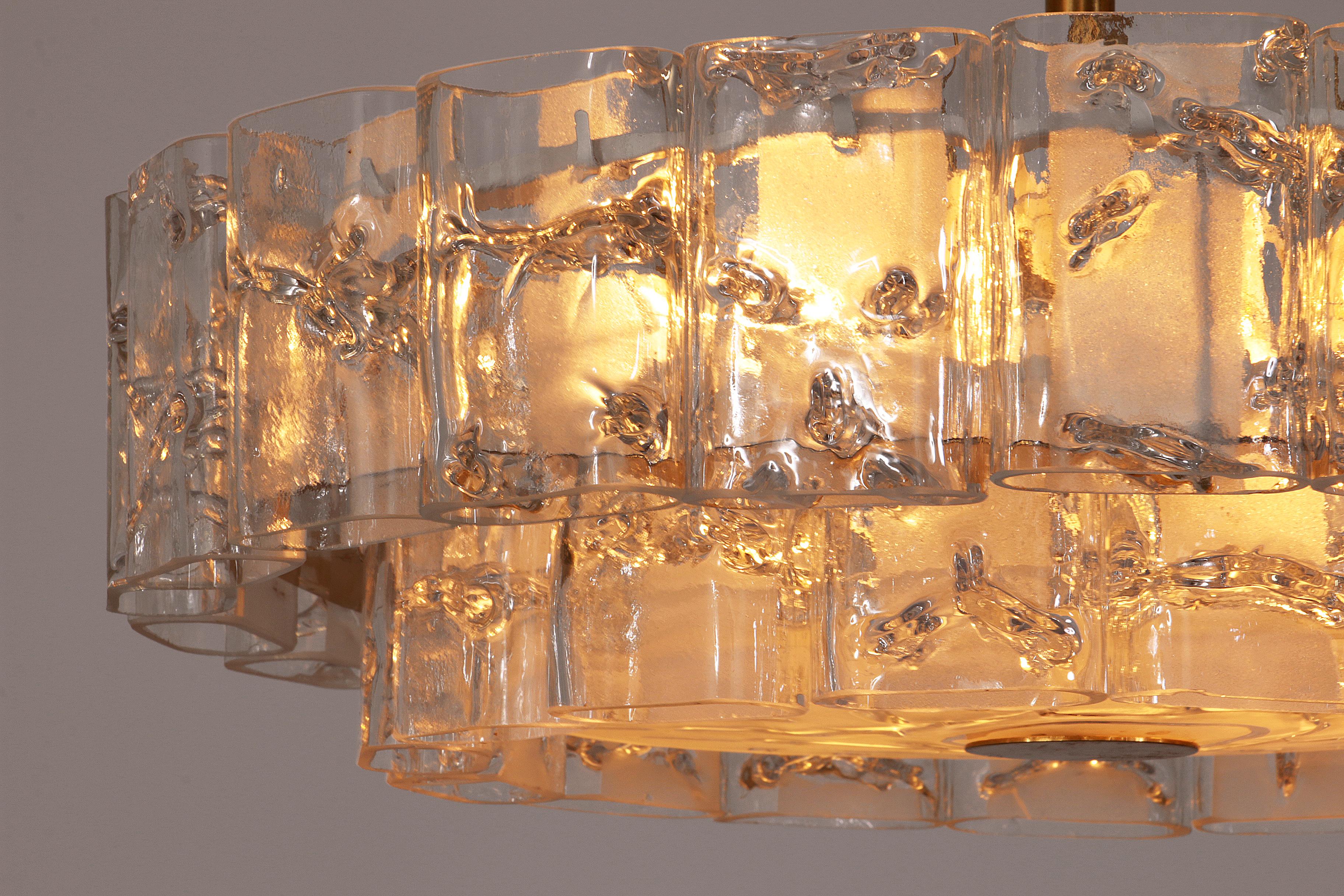 Doria Leuchten Lustre en laiton et cristal du milieu du siècle 1960, ensemble de 2 pièces en vente 5