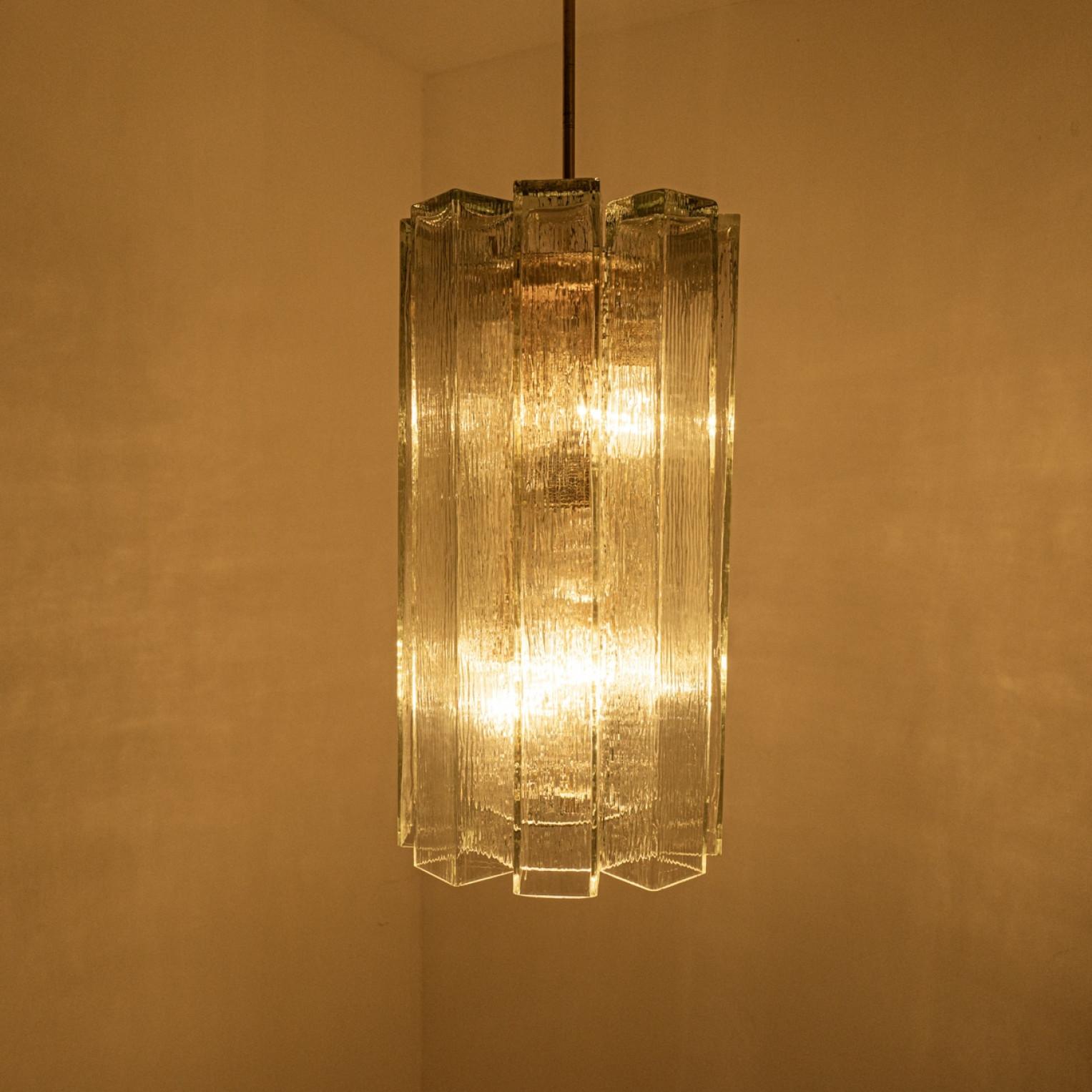 Pendentif Doria en verre côtelé et laiton, Allemagne, années 1960 en vente 6