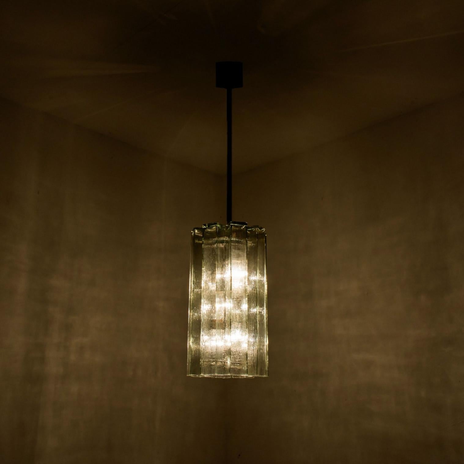 Mid-Century Modern Pendentif Doria en verre côtelé et laiton, Allemagne, années 1960 en vente