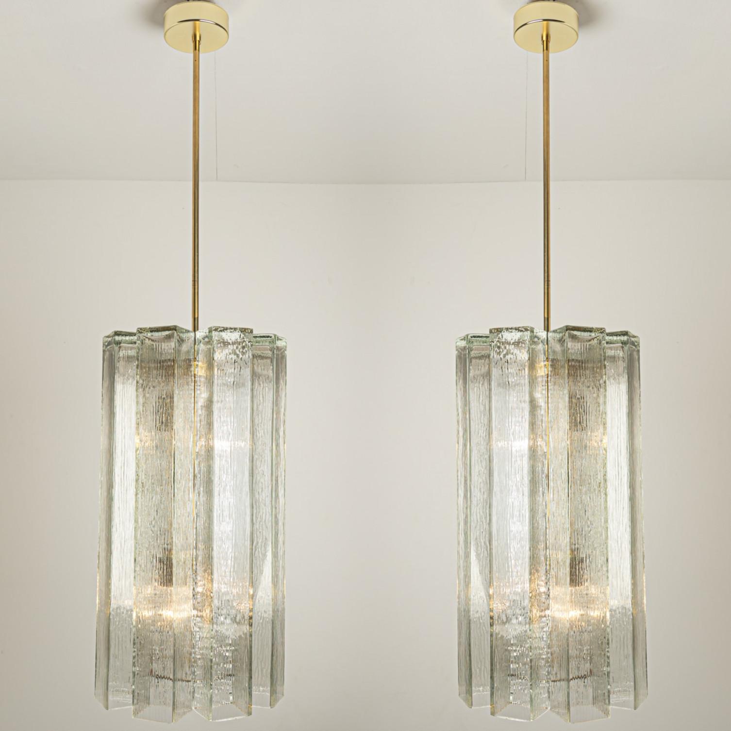 Allemand Pendentif Doria en verre côtelé et laiton, Allemagne, années 1960 en vente