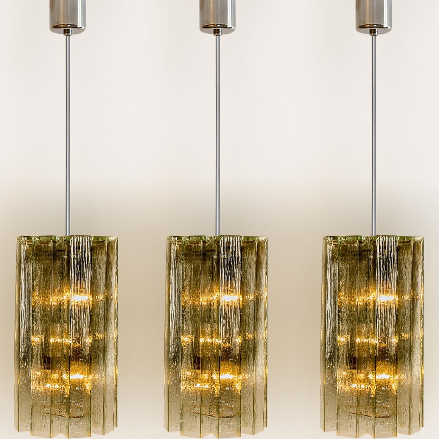 Mid-Century Modern Pendentif Doria en verre strié et chrome, Allemagne, années 1960 en vente