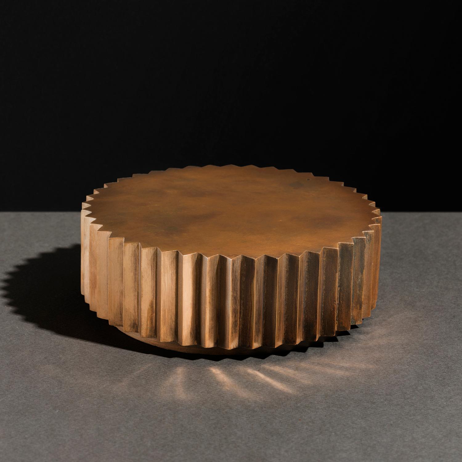 Doris Bronze Low Coffee Table by Fred and Juul
Dimensions: Ø 84 x H 30 cm.
Materials: Bronze.

Available in bronze and aluminum. Also available in different measurements. Custom sizes, materials or finishes are available. Please contact us.

Side