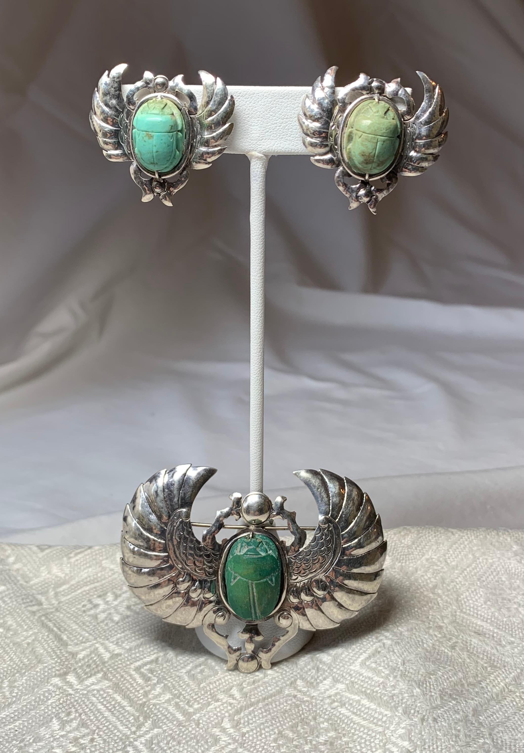 Doris Cliff Ägyptische Revival Skarabäus-Ohrringe Brosche aus Sterlingsilber Fayence für Damen oder Herren im Angebot