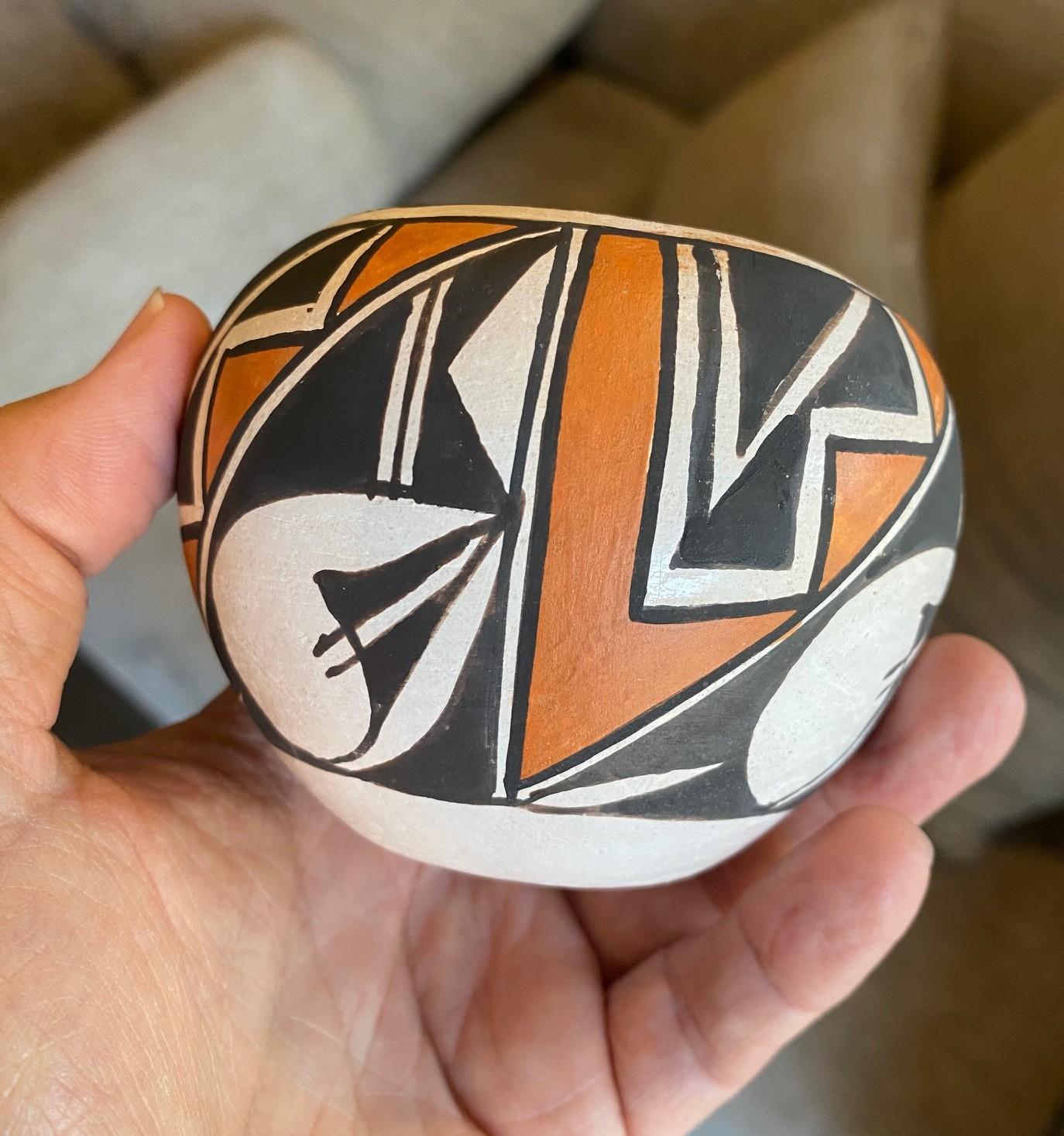 Doris Concho Patricio Signed Native American Acoma Pueblo Southwest Pottery Bowl For Sale 4