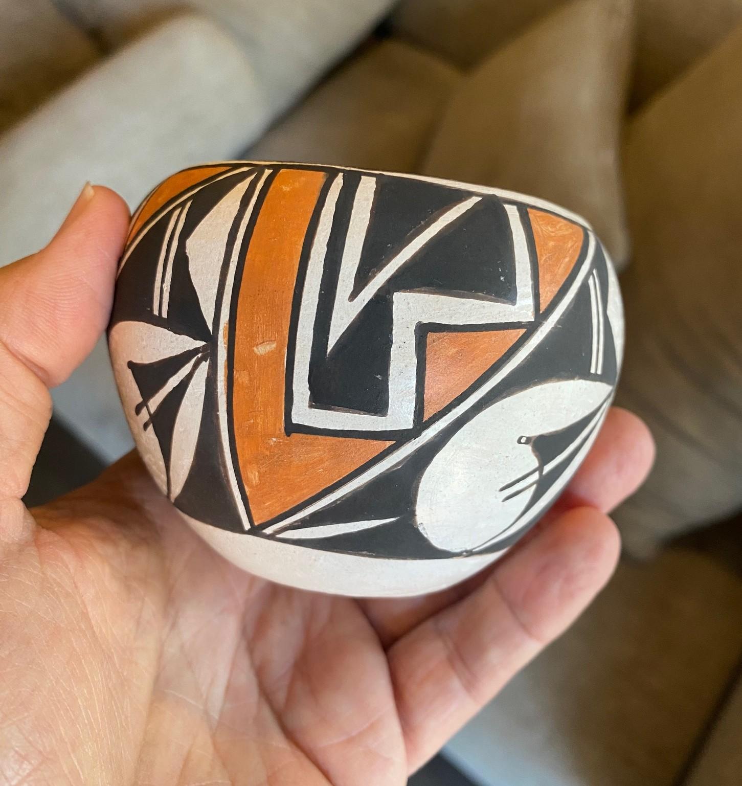 Doris Concho Patricio Signed Native American Acoma Pueblo Southwest Pottery Bowl For Sale 5