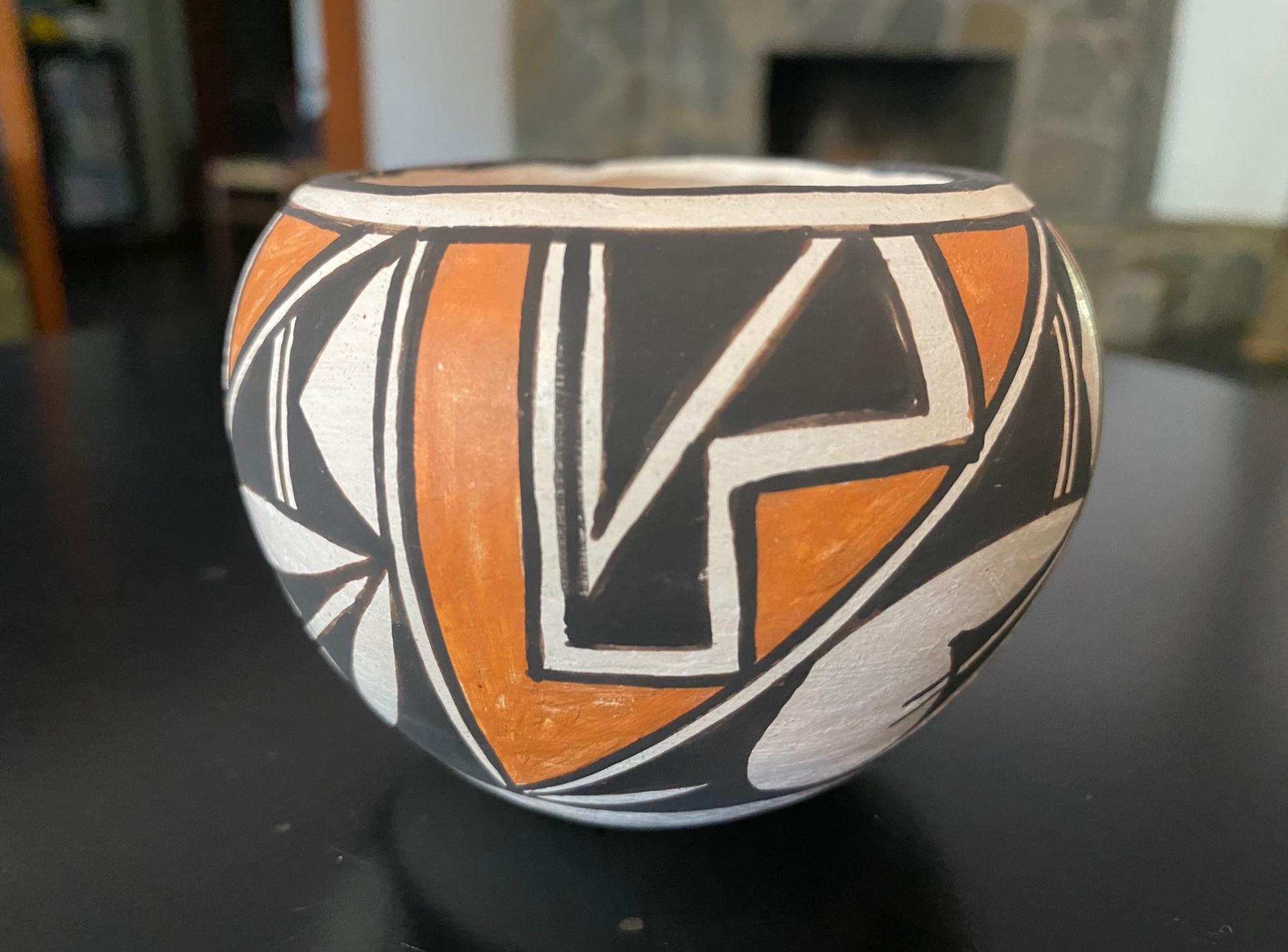 Clay Doris Concho Patricio Signed Native American Acoma Pueblo Southwest Pottery Bowl For Sale