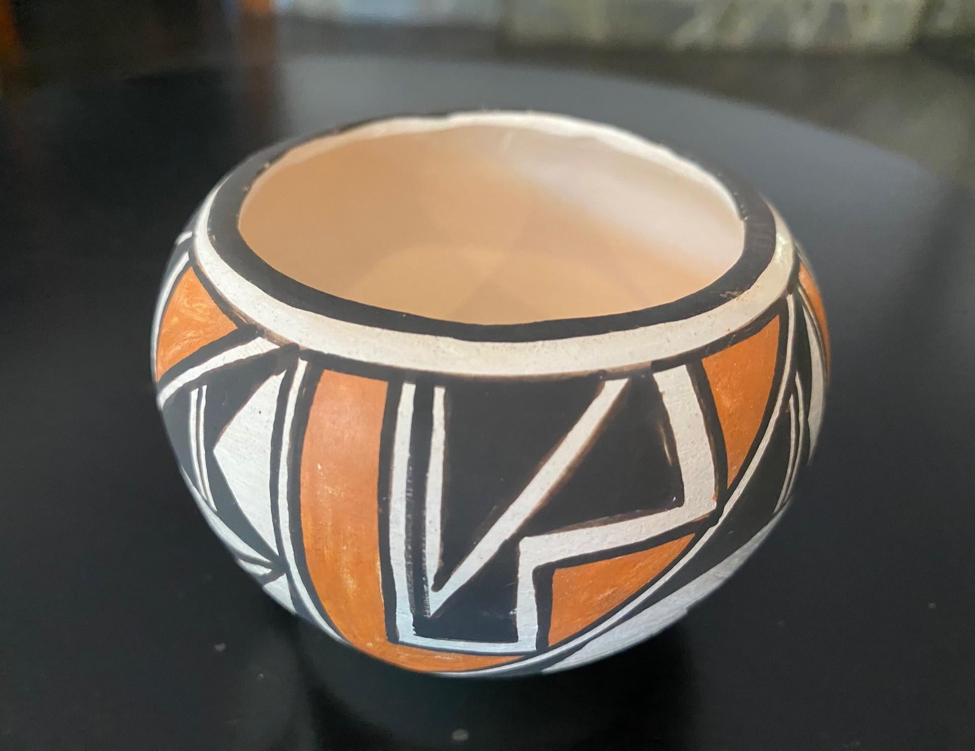 Doris Concho Patricio Signed Native American Acoma Pueblo Southwest Pottery Bowl For Sale 1