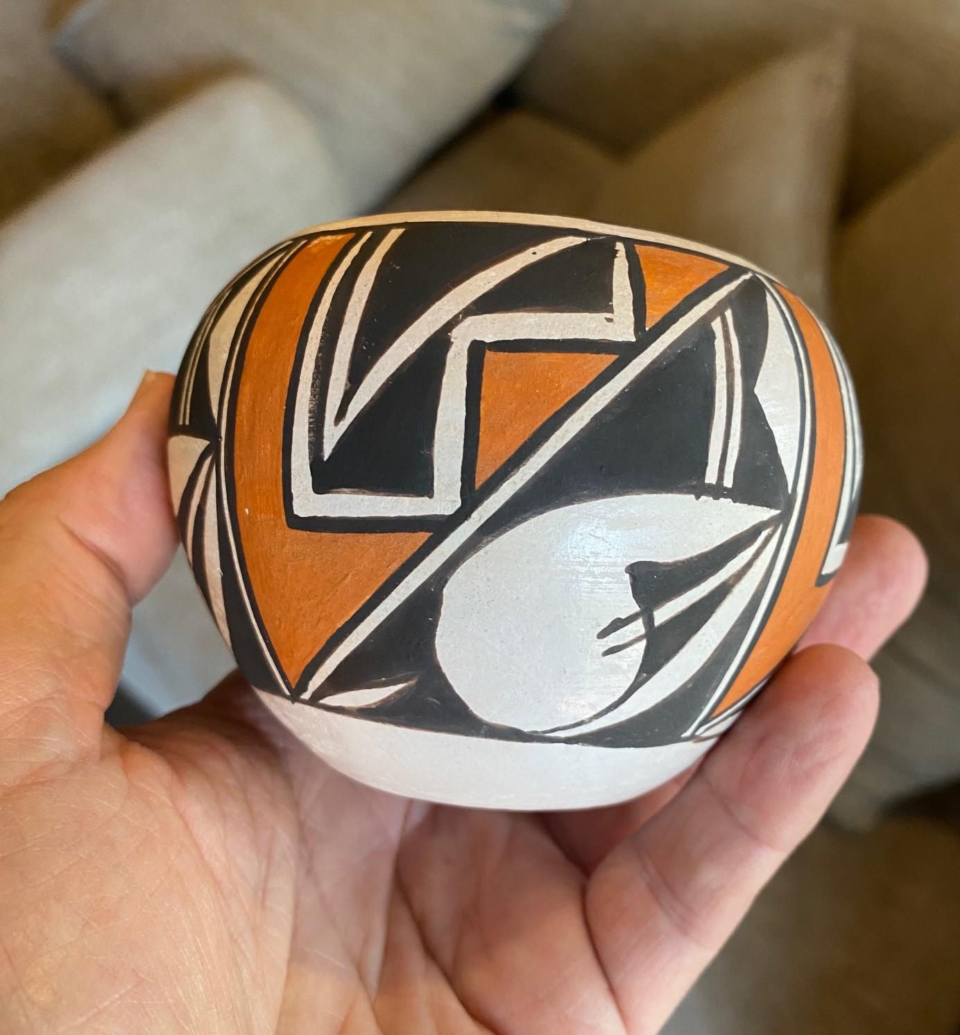 Doris Concho Patricio Signed Native American Acoma Pueblo Southwest Pottery Bowl For Sale 3