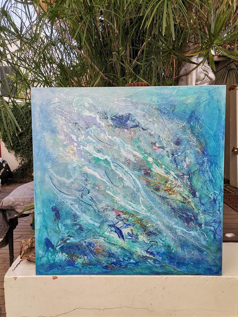Das Wasser fließt anmutig, und die Fische springen inmitten eines Kaleidoskops von leuchtenden Farben, die in der rauschenden Strömung tanzen. Dieses Gemälde strahlt eine unbändige Vitalität aus und bietet eine Trove voller Entdeckungen.  Begeben