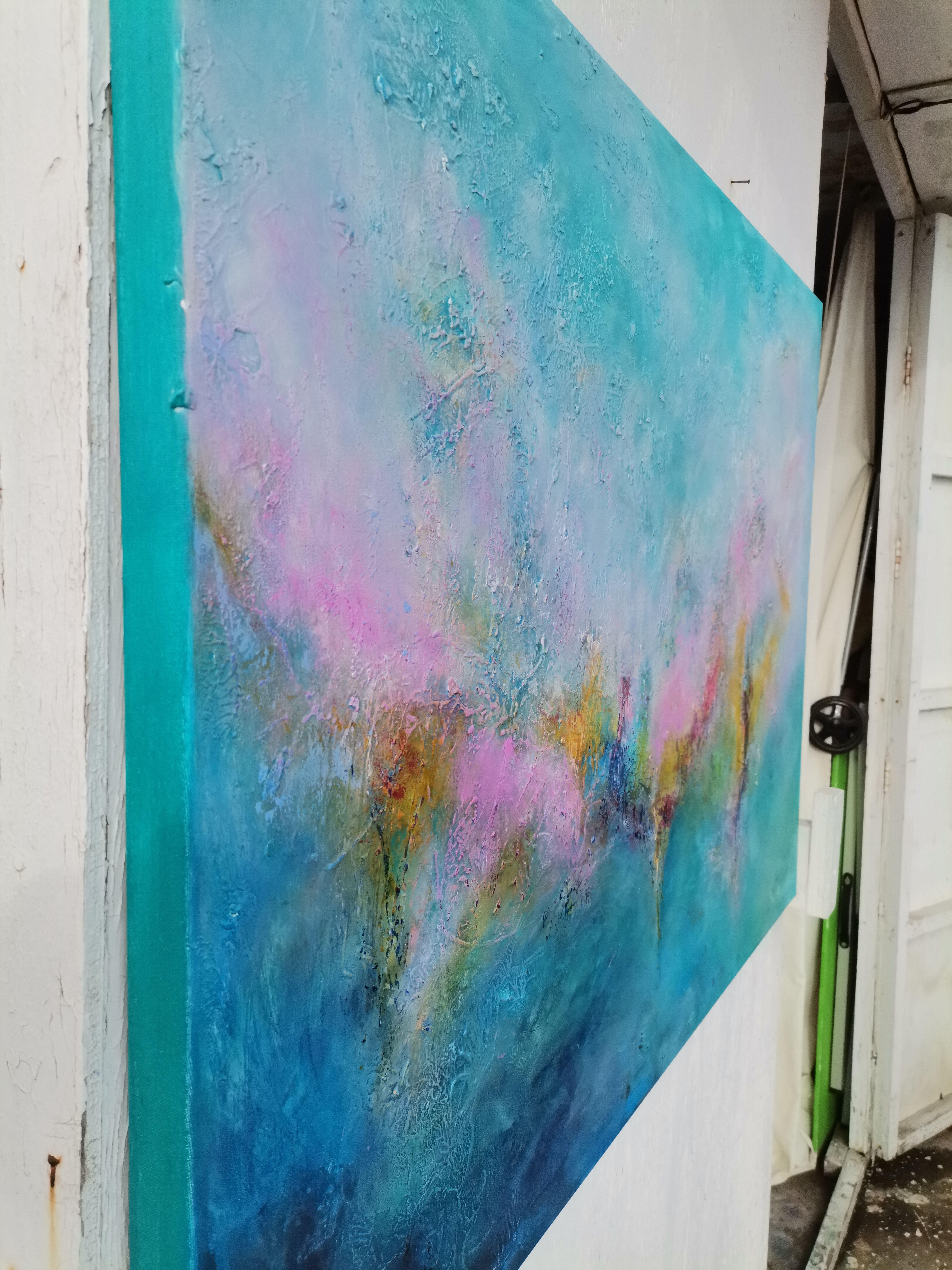 Dans mon œuvre, sur le fond bleu qui rappelle l'océan, le rose, le vert et le jaune se mélangent pour créer une expression vivante de mes émotions. L'expressionnisme abstrait me permet d'exprimer des états émotionnels intenses par le jeu des