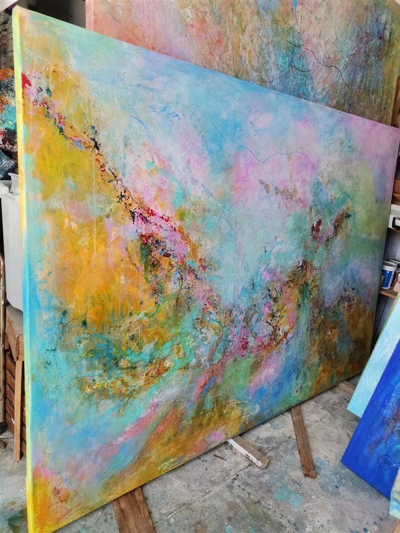 This colorful painting transmits a vibrant feeling, that will allow your imagination to flow and to take you to places where you are happy. Due to its XXL size it is an absolute eye-catcher and leaves no one indifferent. It just takes you under its