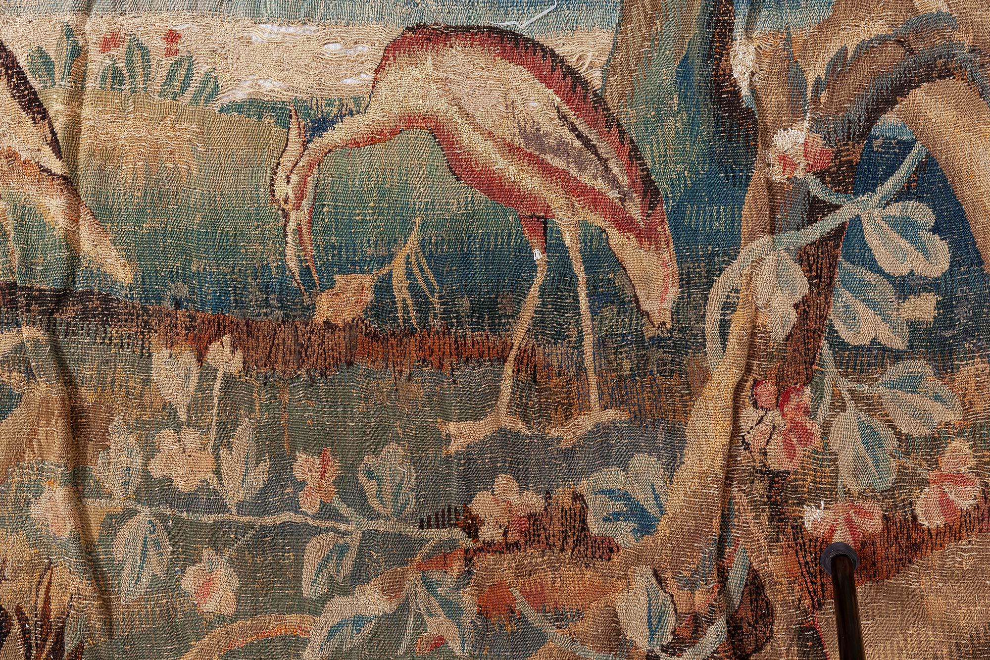 Tappeto con frammenti di arazzo Verdure del XVIII secolo Doris Leslie Blau In condizioni buone in vendita a New York, NY