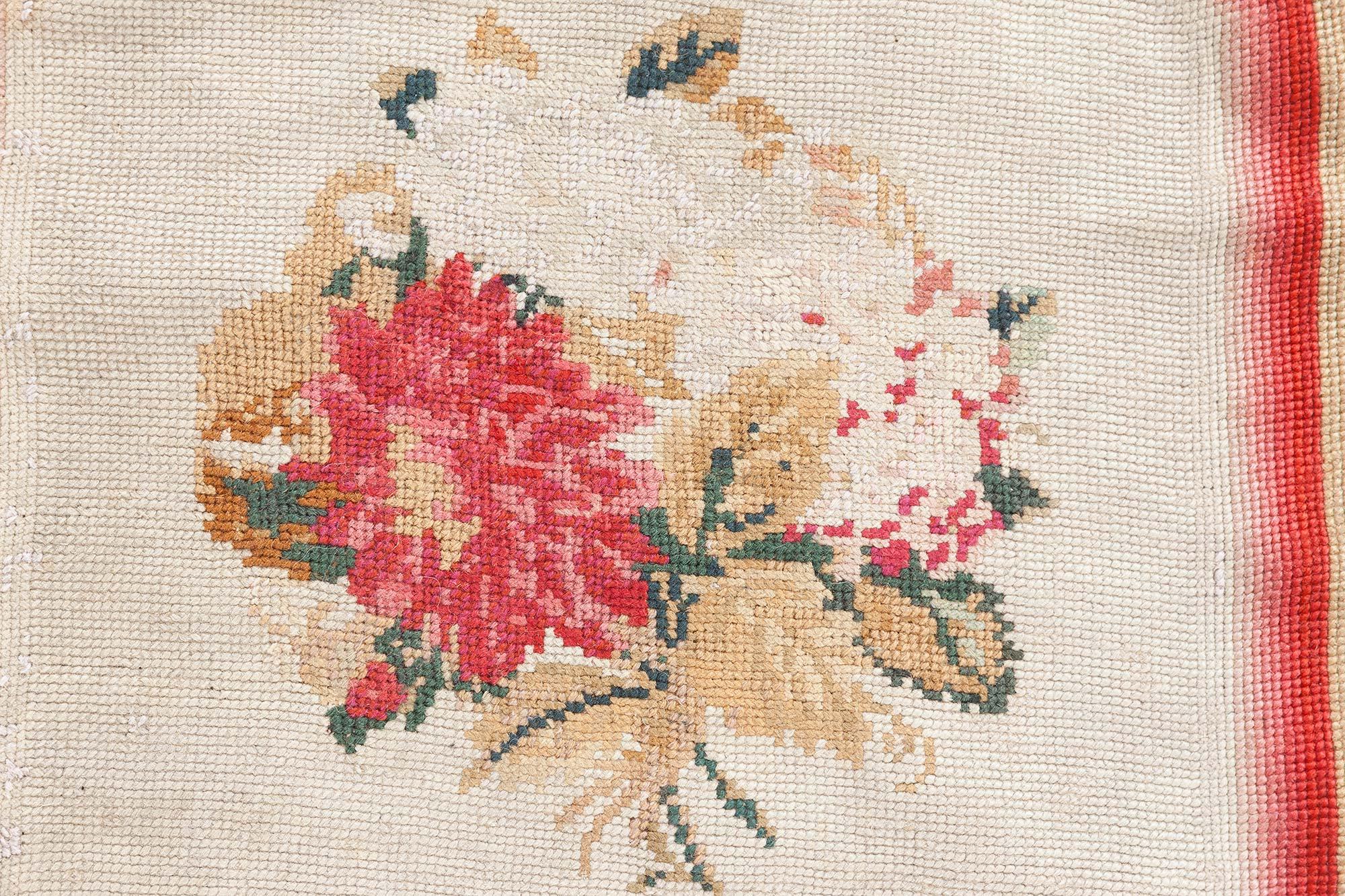 Doris Leslie Blau 1900s English Needlework Rug In Good Condition For Sale In New York, NY