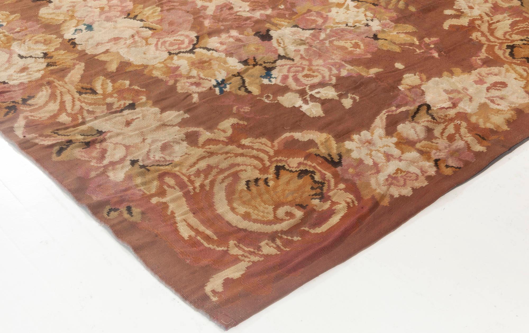Lana Doris Leslie Blau Tappeto in lana fatto a mano con motivo floreale Aubusson francese del 1900 in vendita