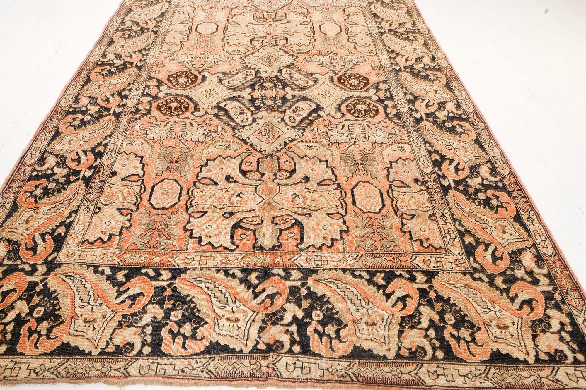 Doris Leslie Blau 1900s Karabagh Bold Design Handmade Wool Rug (Kaukasisch) im Angebot