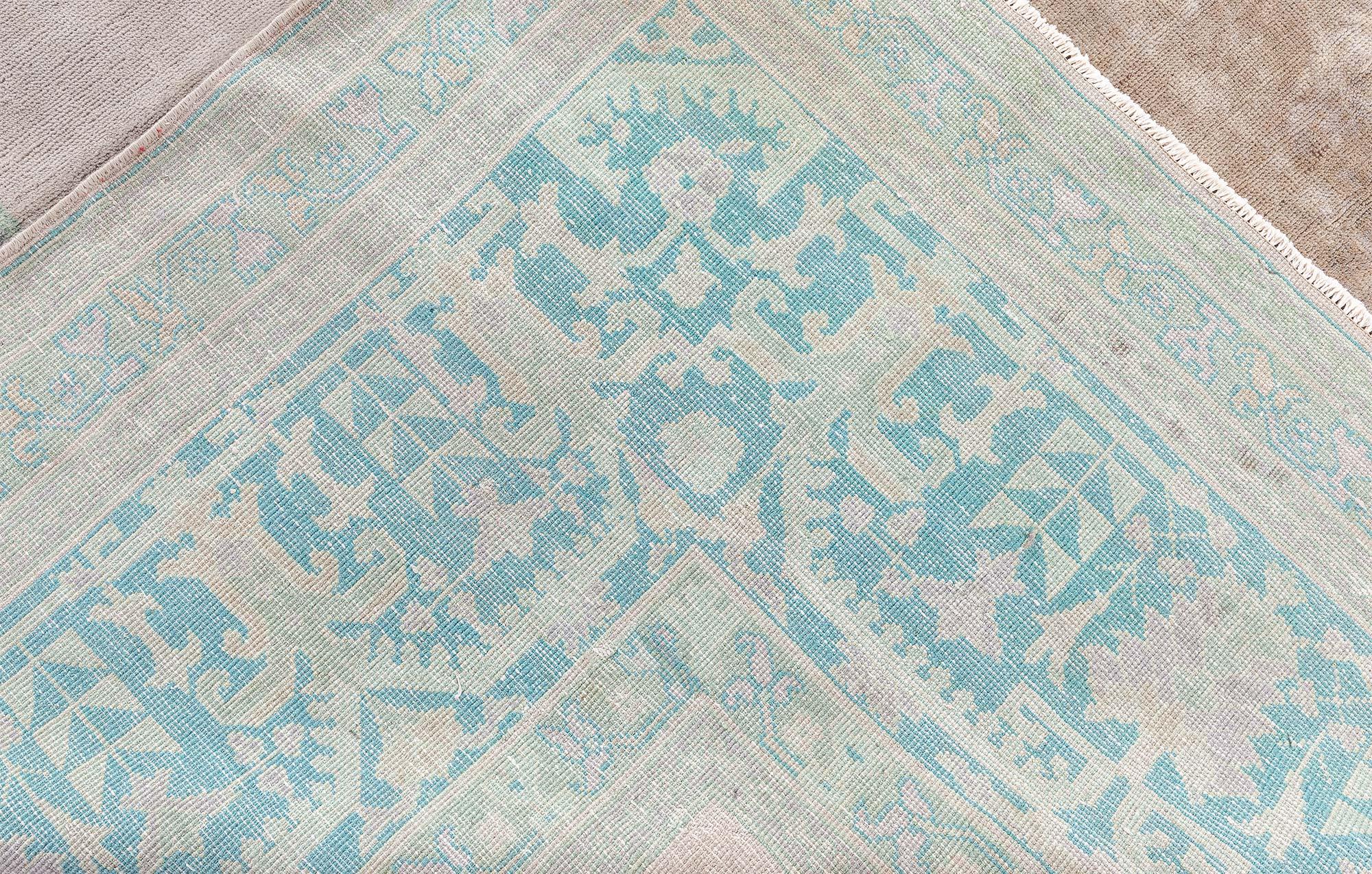 Doris Leslie Blau 1900er Jahre Großer türkischer Borlou handgefertigter Wollteppich im Angebot 3