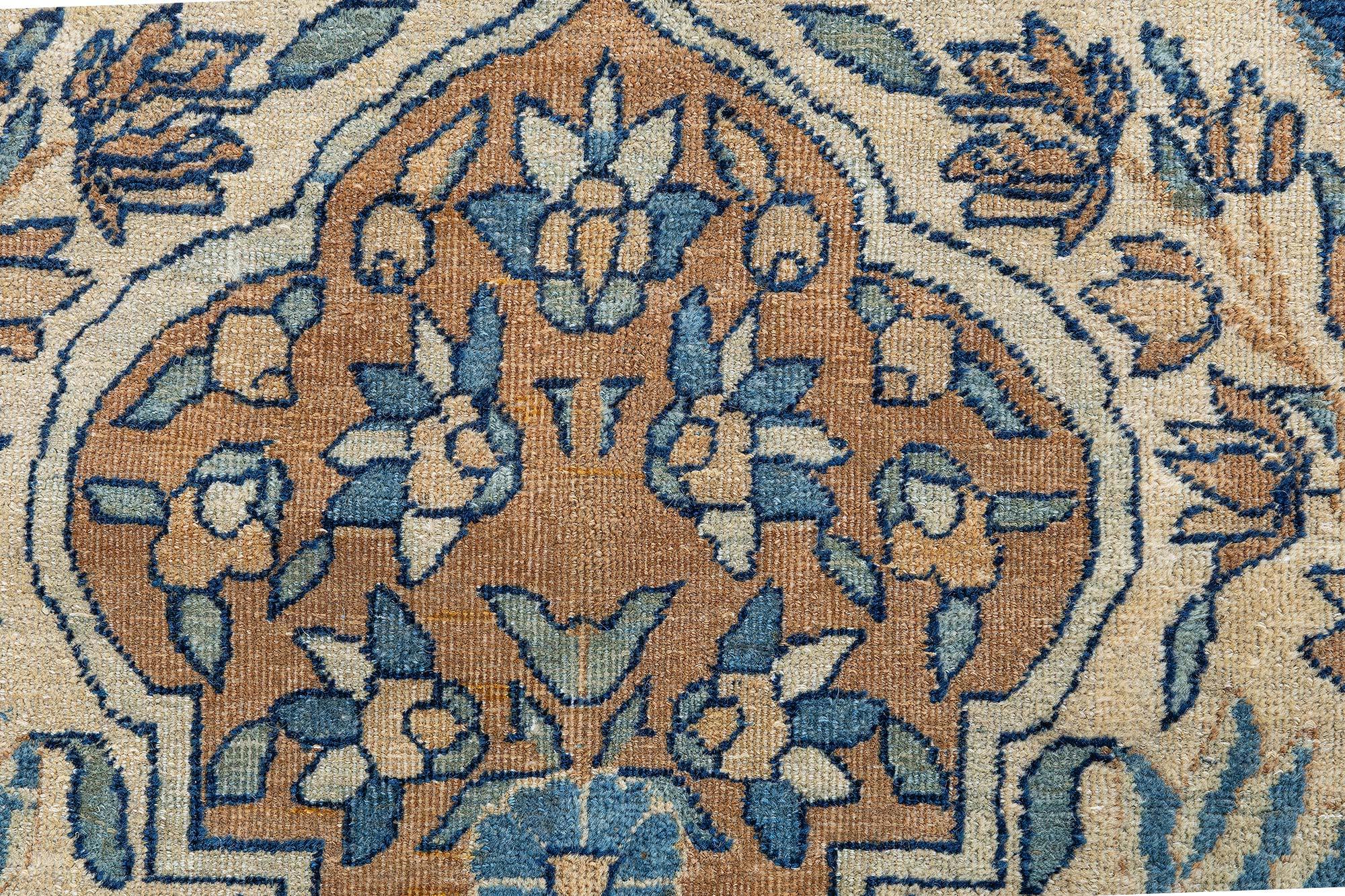 Doris Leslie Blau 1900er Jahre Persischer Kirman Botanic Handgefertigter Wollteppich (Handgeknüpft) im Angebot
