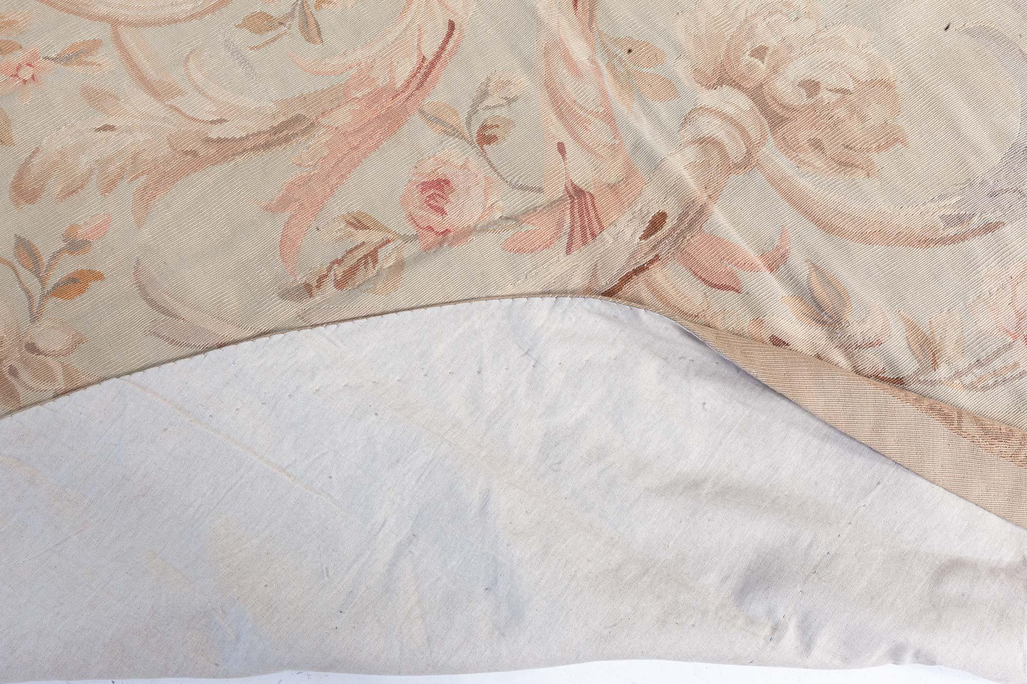 Doris Leslie Blau Tappeto rotondo in lana fatto a mano del XIX secolo Aubusson in vendita 2