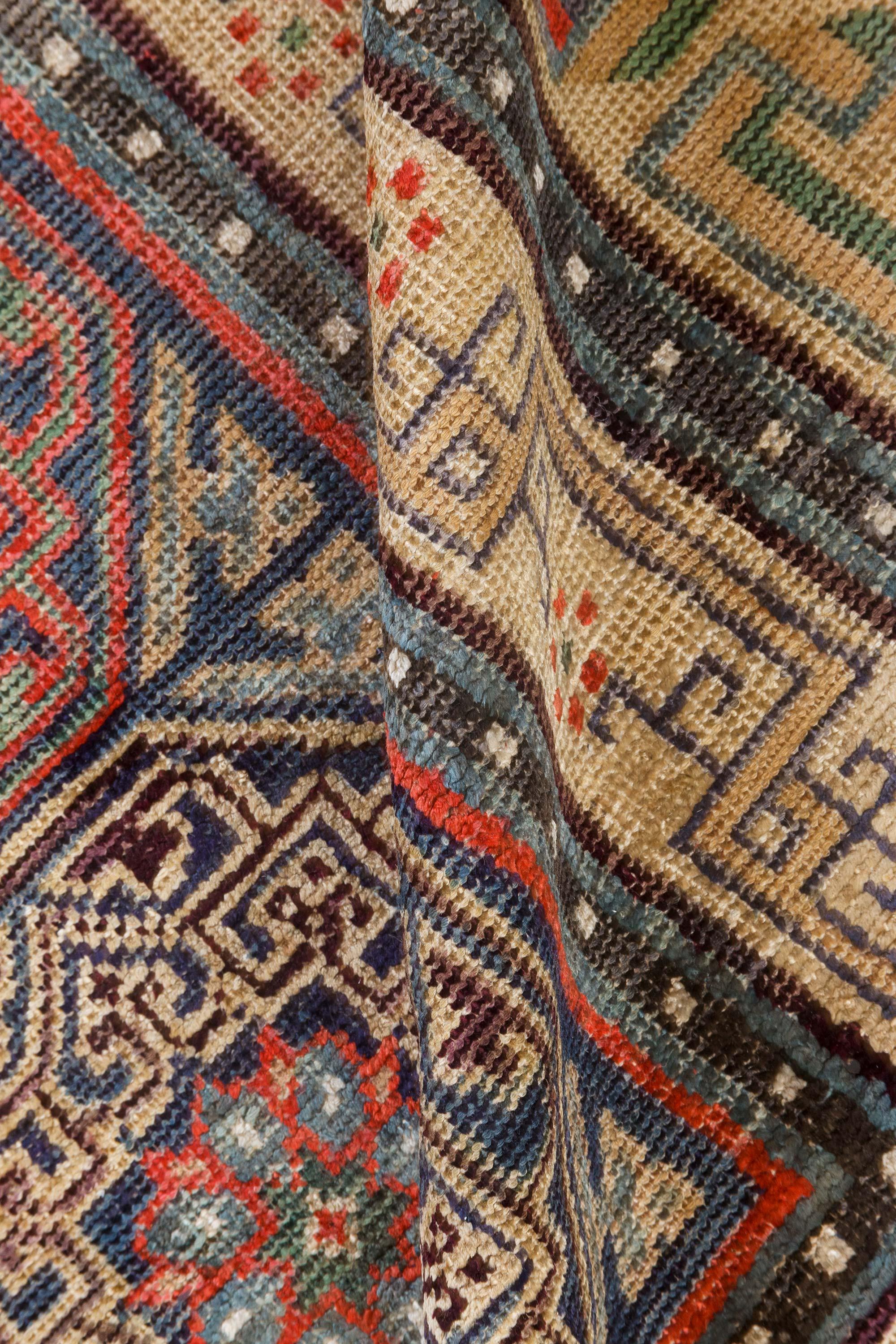 Doris Leslie Blau 19th Century Bold Chinese Silk Rug In Good Condition For Sale In New York, NY