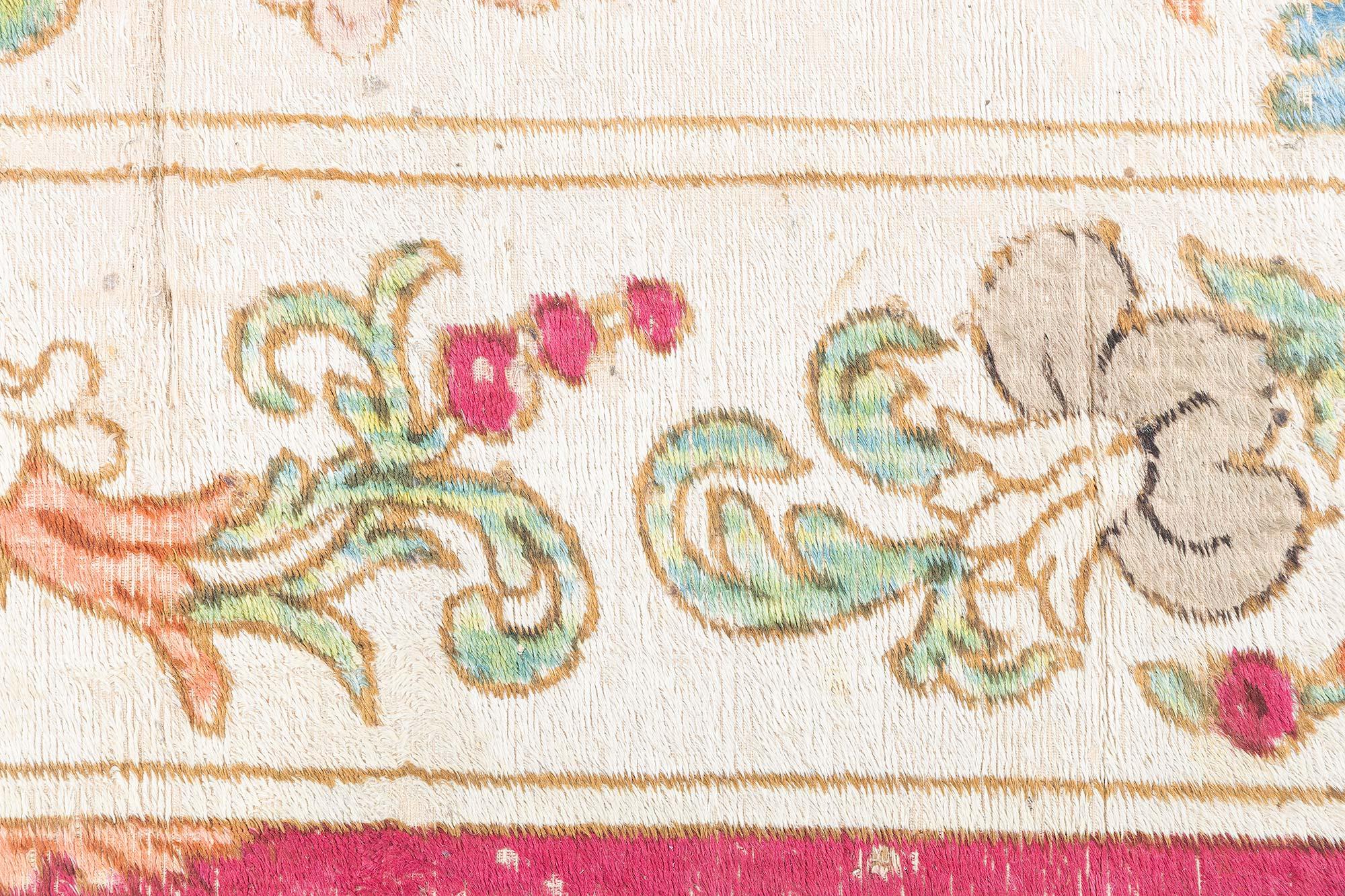 Autre Doris Leslie Blau Tapis de table en soie européen du XIXe siècle en vente