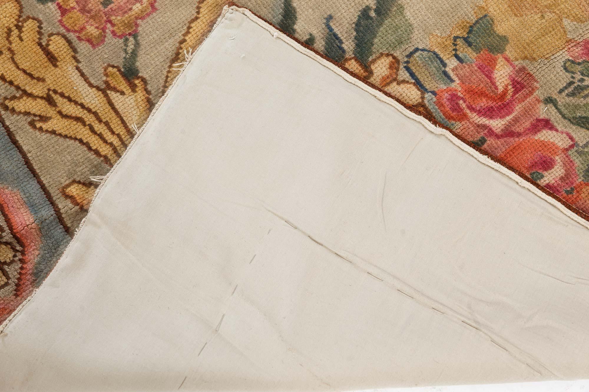 Tapis Fragment de Savonnerie française Doris Leslie Blau du 19ème siècle en vente 7