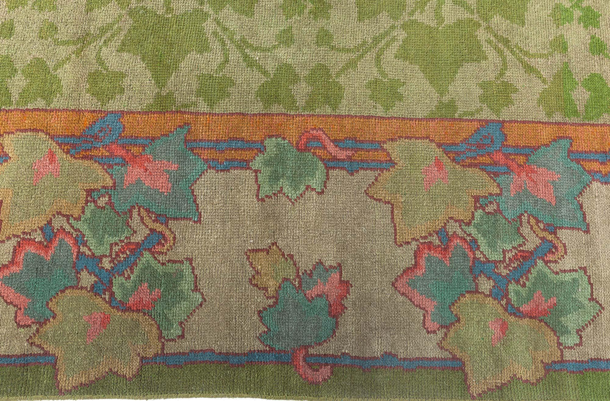 Doris Leslie Blau 19th Century Irish Donegal Green Handmade Wool Rug In Good Condition For Sale In New York, NY