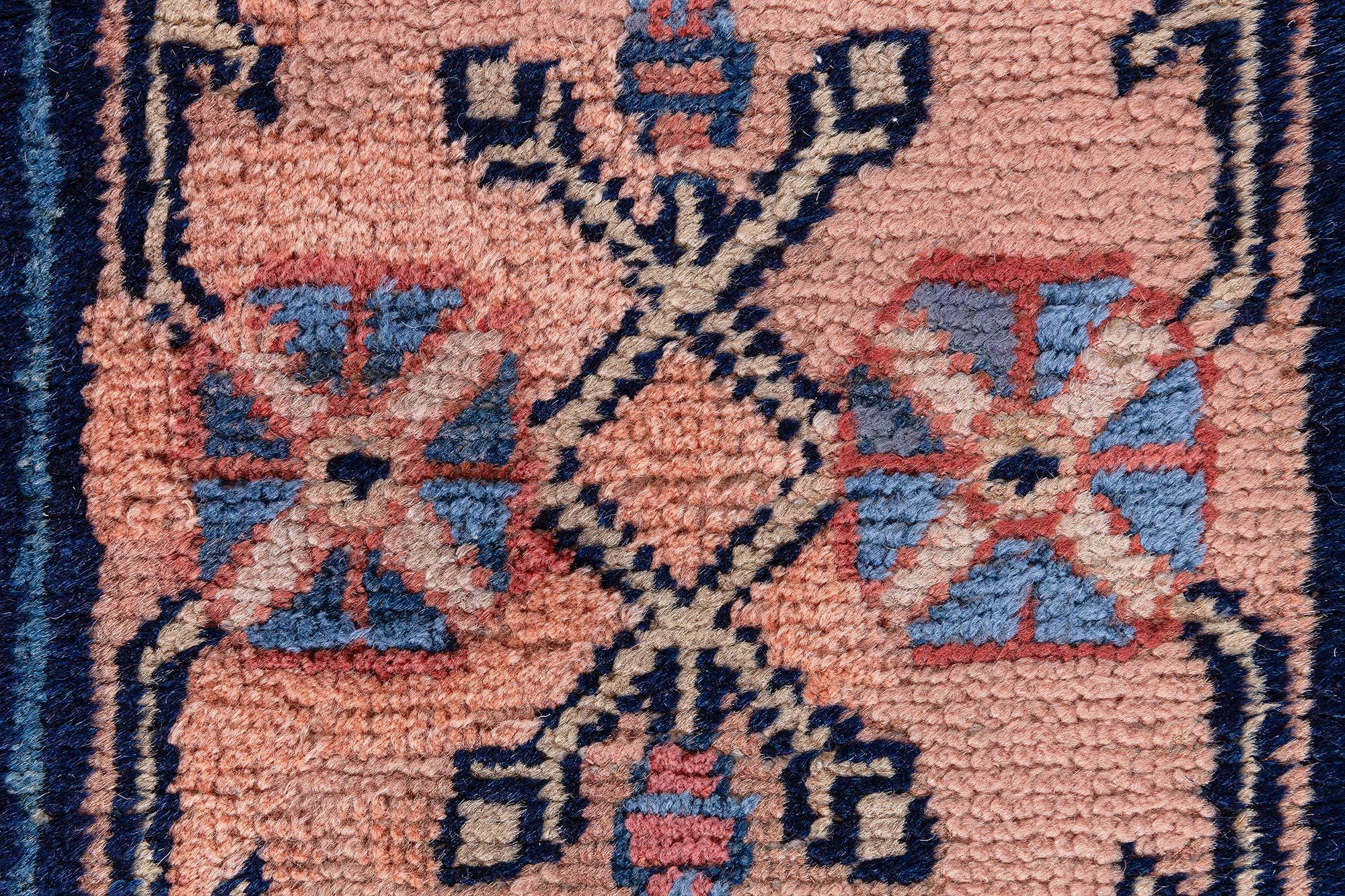 Doris Leslie Blauer Khotan Samarkand-Wollteppich aus dem 19. Jahrhundert (Wolle) im Angebot